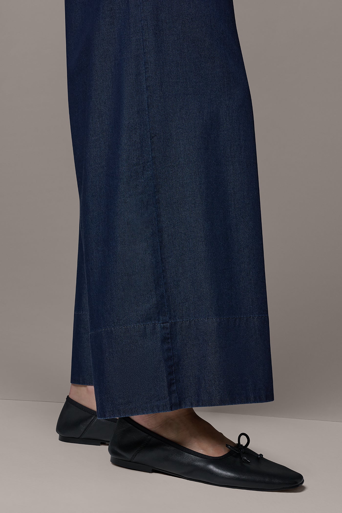 HIGH-RISE RELAXED PULL-ON PANT VIEW 4 | Pants