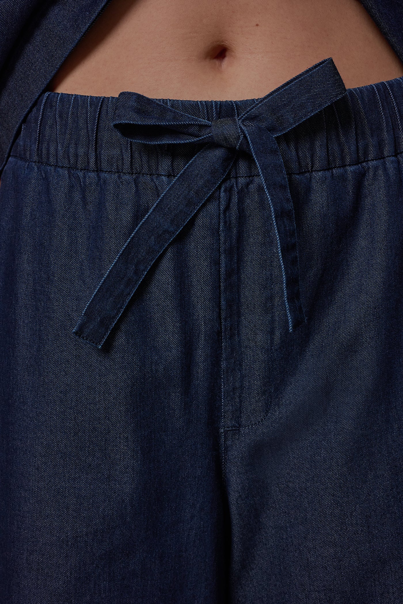 HIGH-RISE RELAXED PULL-ON PANT VIEW 5 | Pants
