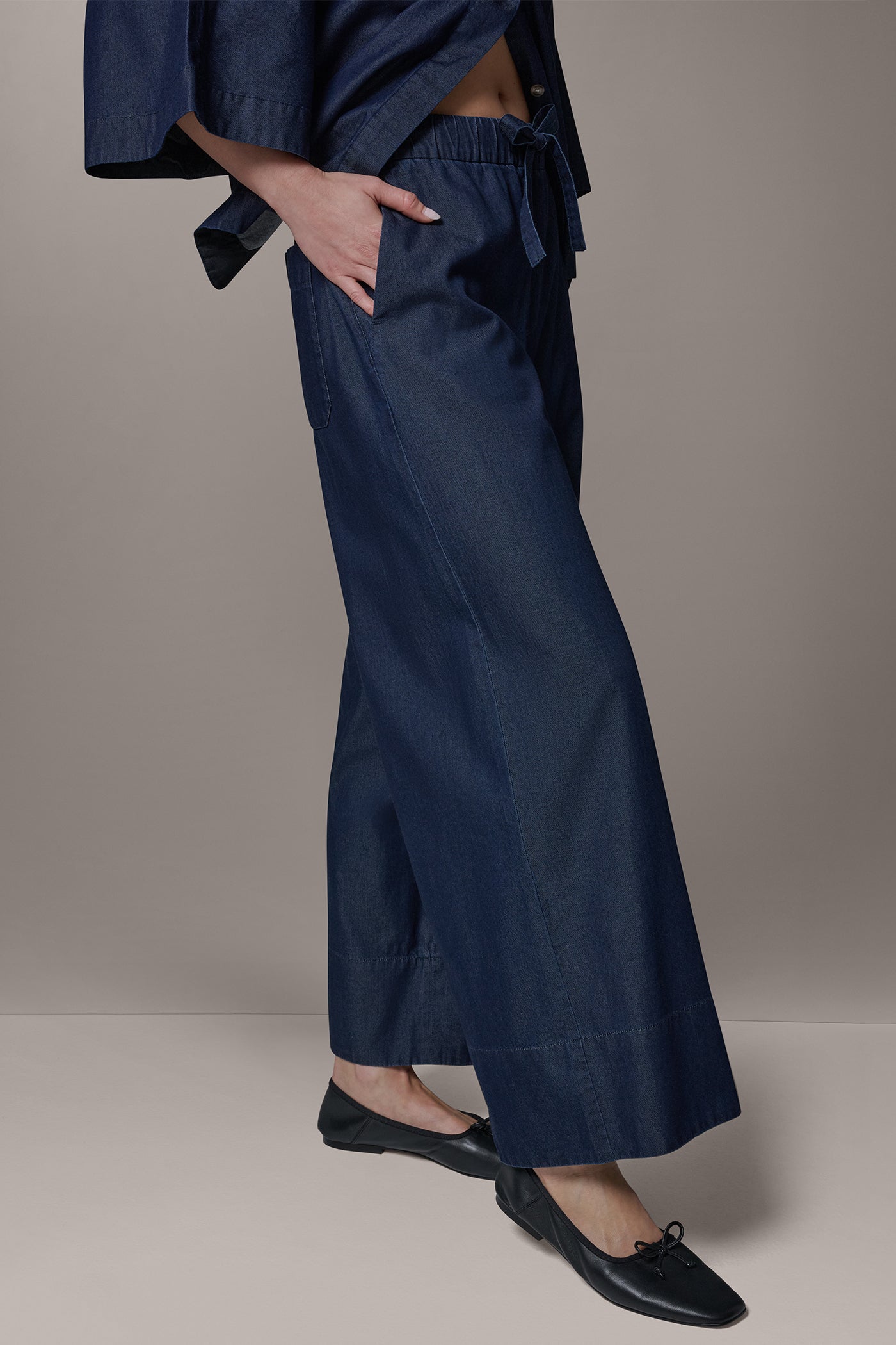 HIGH-RISE RELAXED PULL-ON PANT (alternate view)