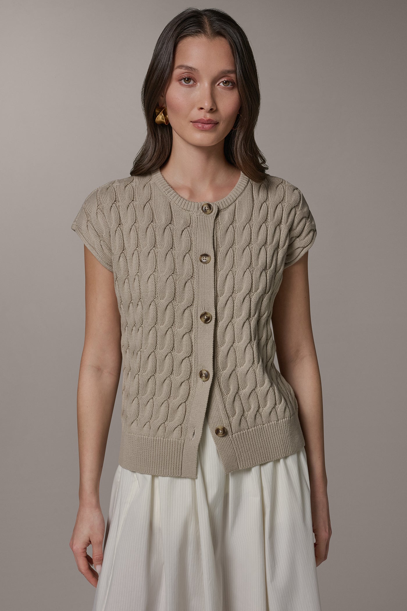 SLEEVELESS CABLE KNIT VEST