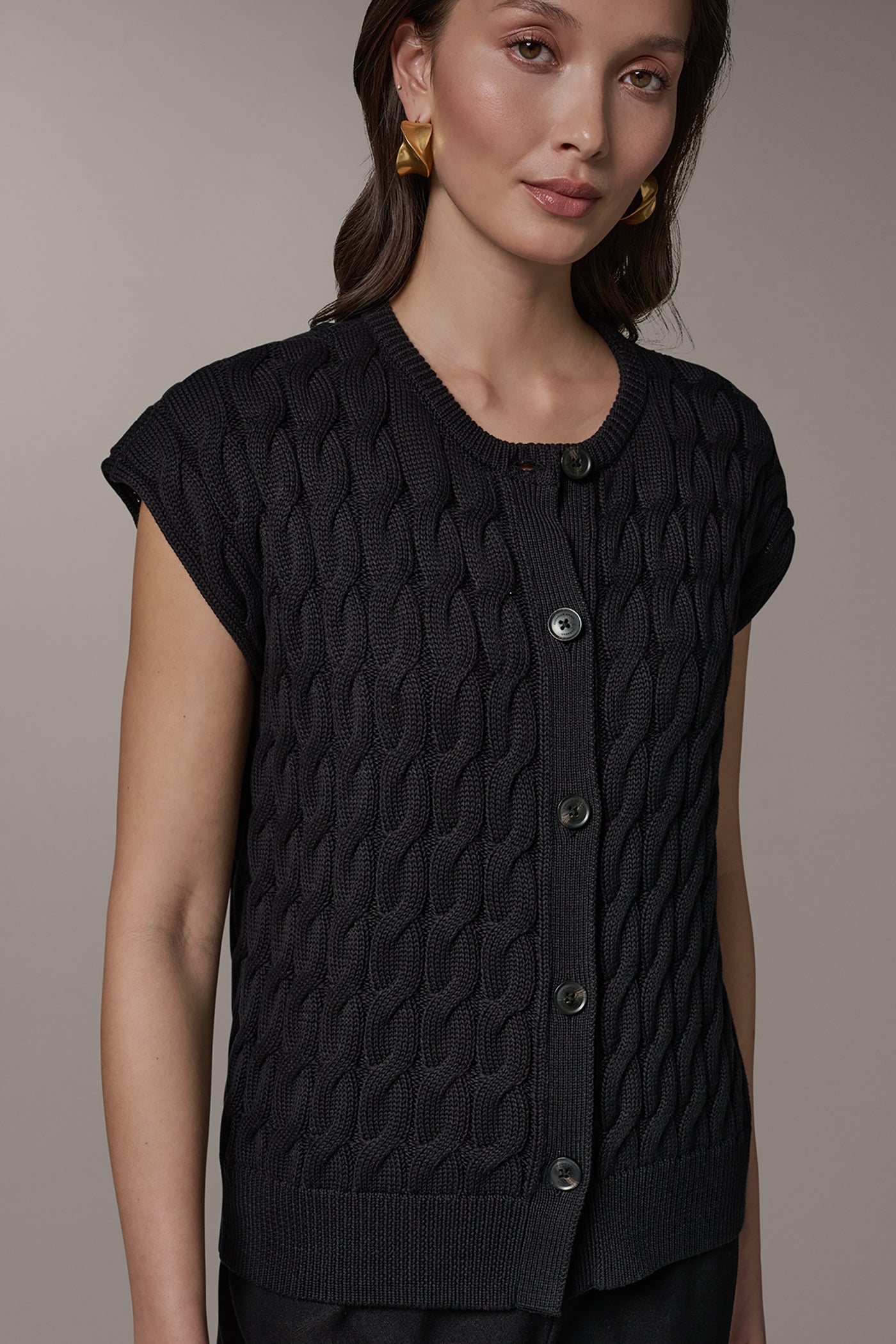 SLEEVELESS CABLE KNIT VEST VIEW 5 | Tops
