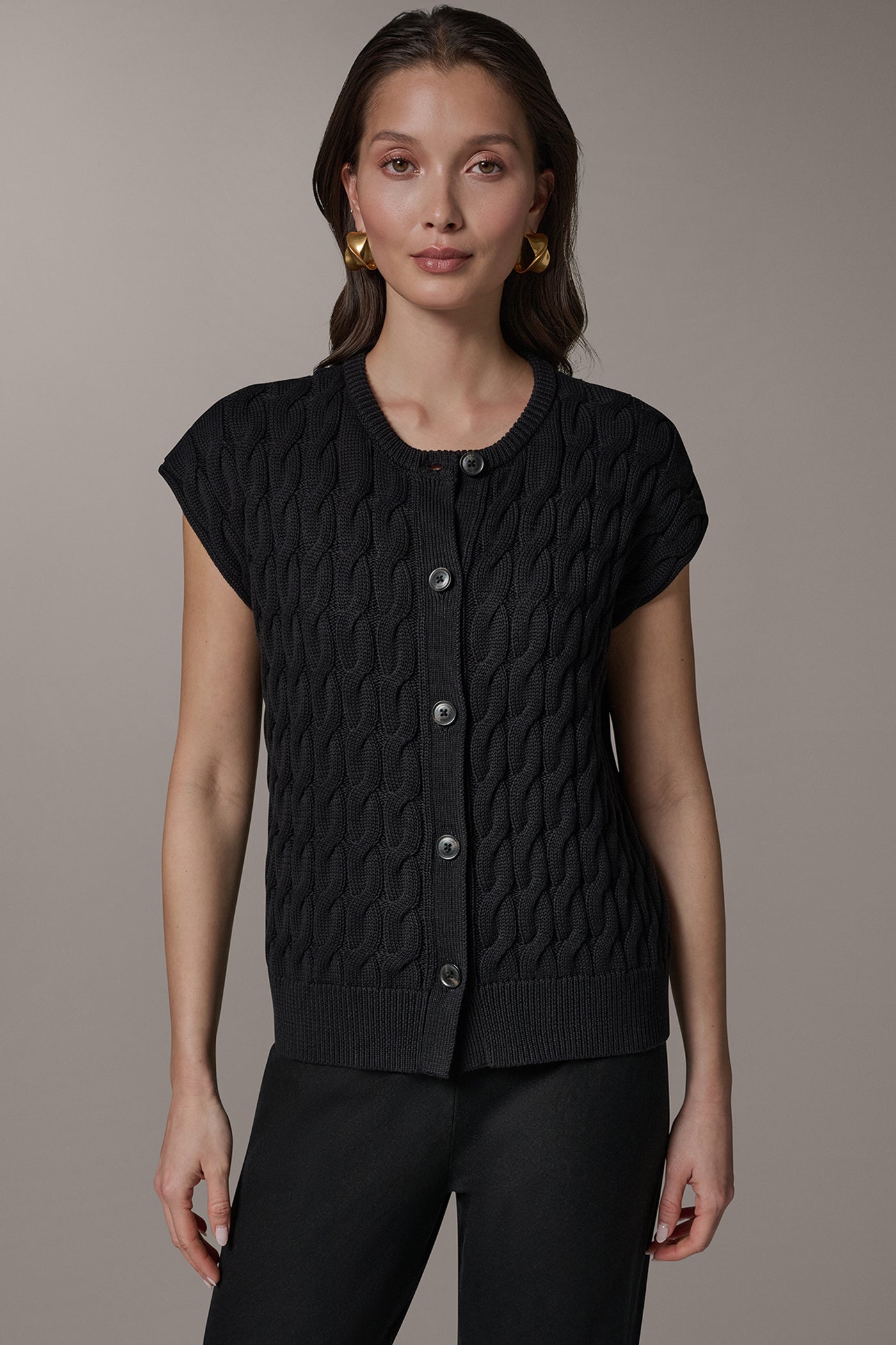 SLEEVELESS CABLE KNIT VEST