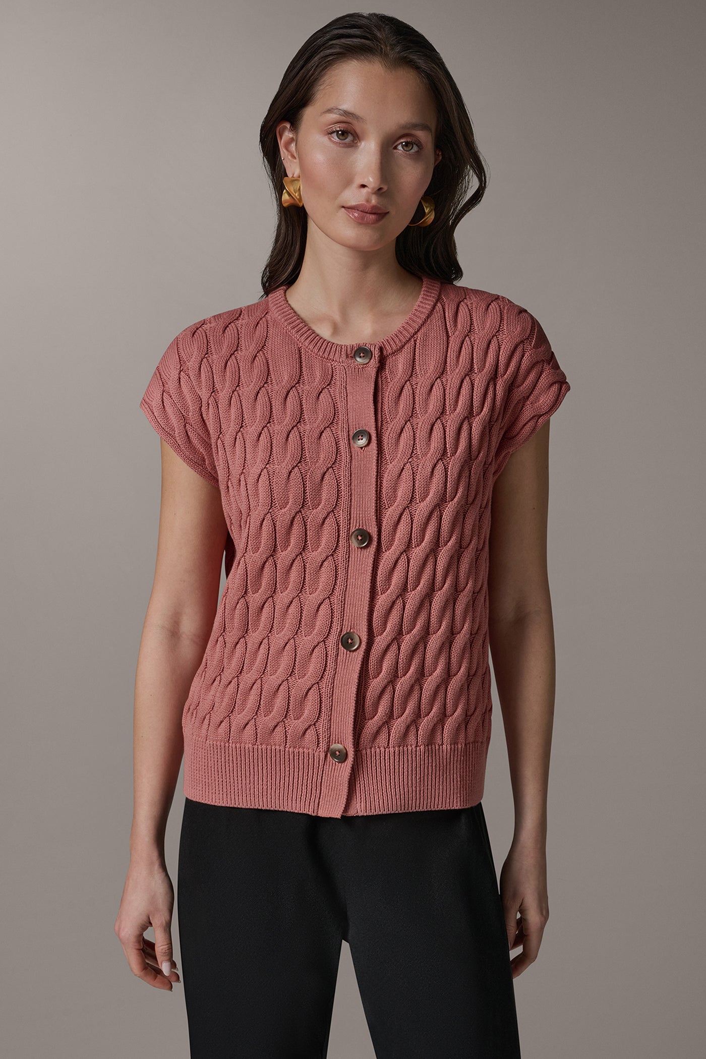 SLEEVELESS CABLE KNIT VEST