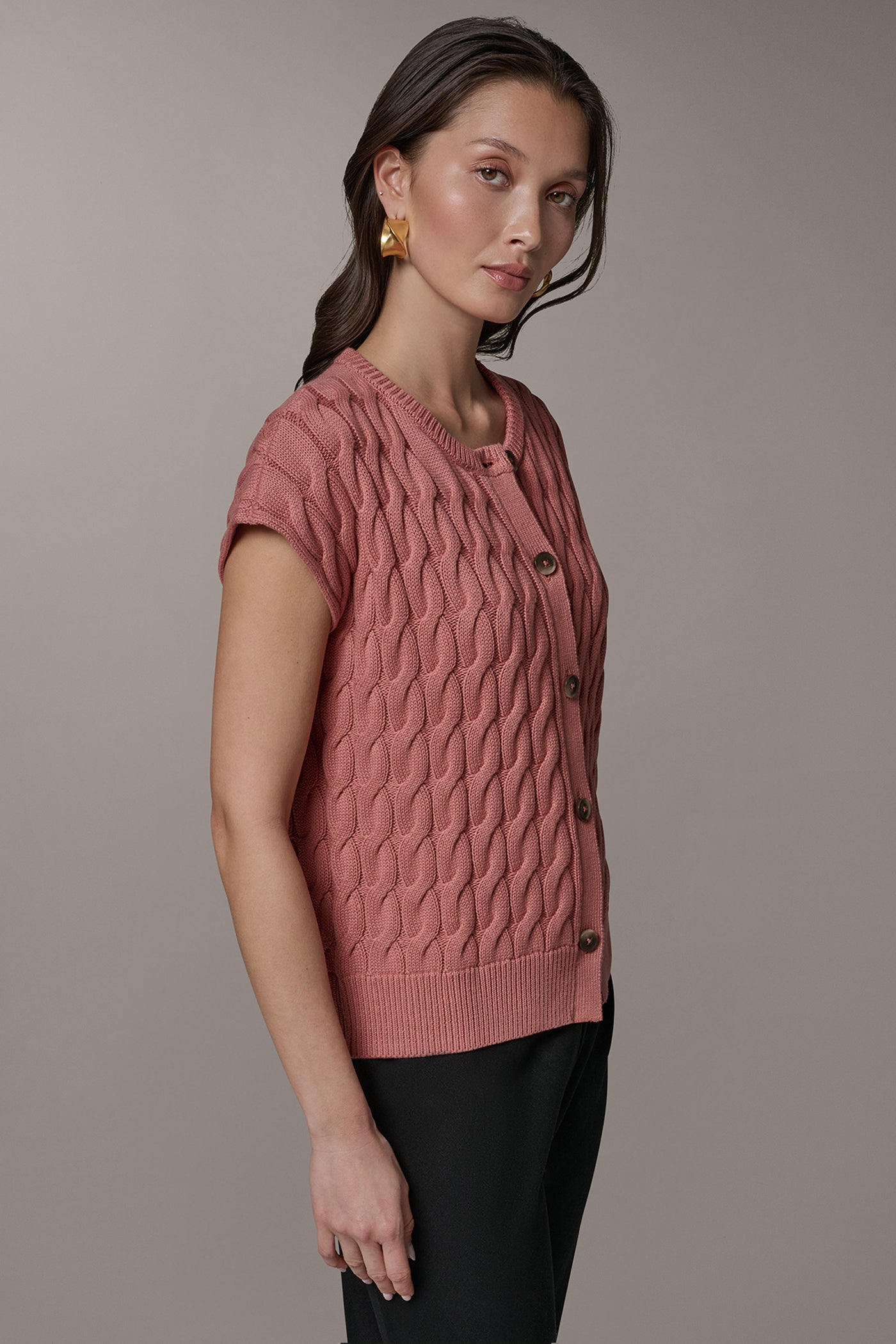 SLEEVELESS CABLE KNIT VEST VIEW 4 | Tops