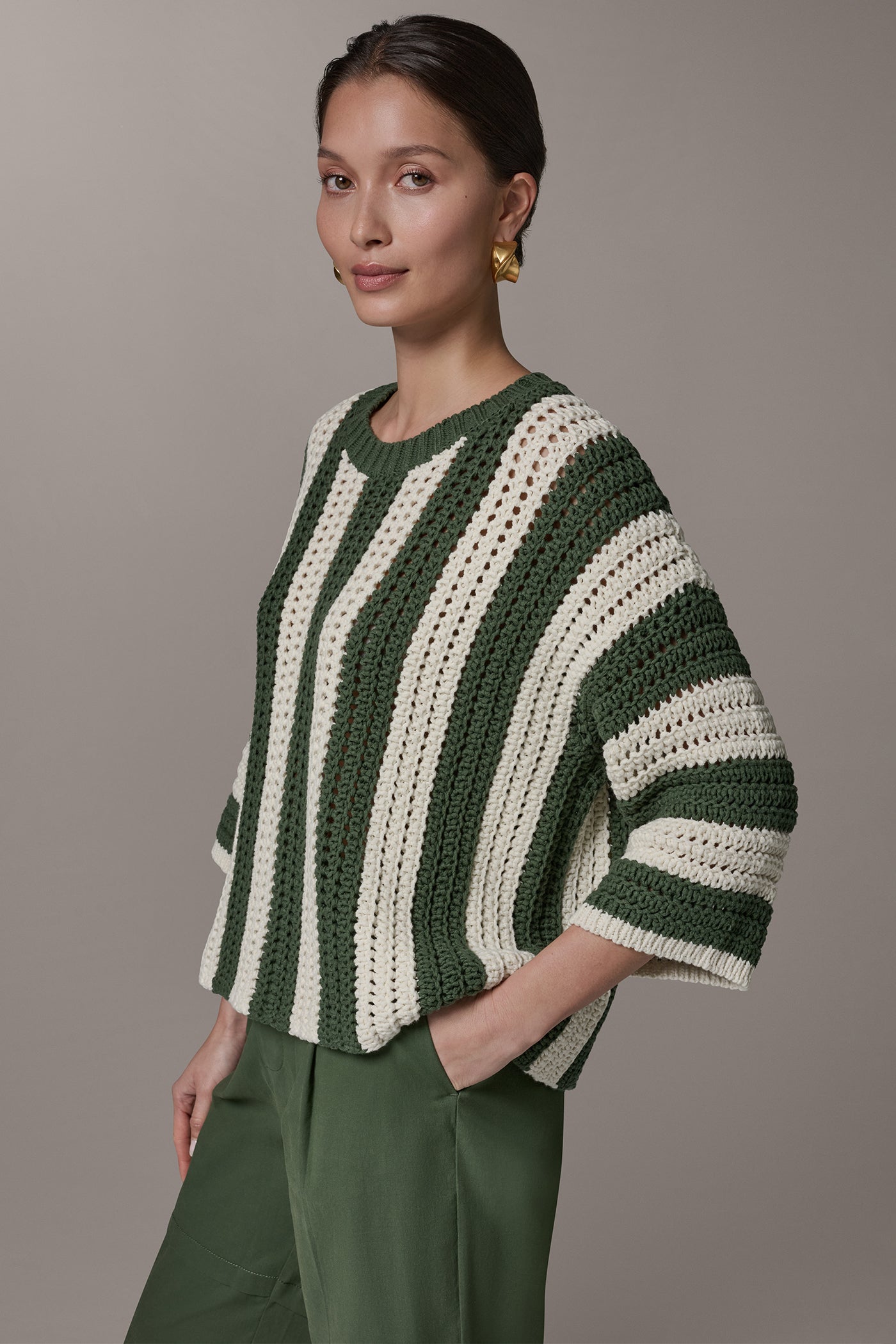 CREW NECK ELBOW SLEEVE SWEATER VIEW 3 | Donna Karan Weekend