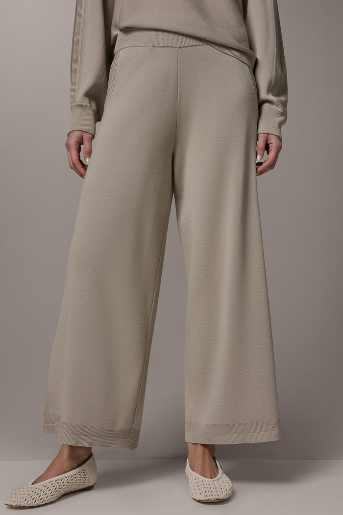 Extra High Rise Wide Leg Ankle Pant | RelaxedWide Leg | Donna Karan