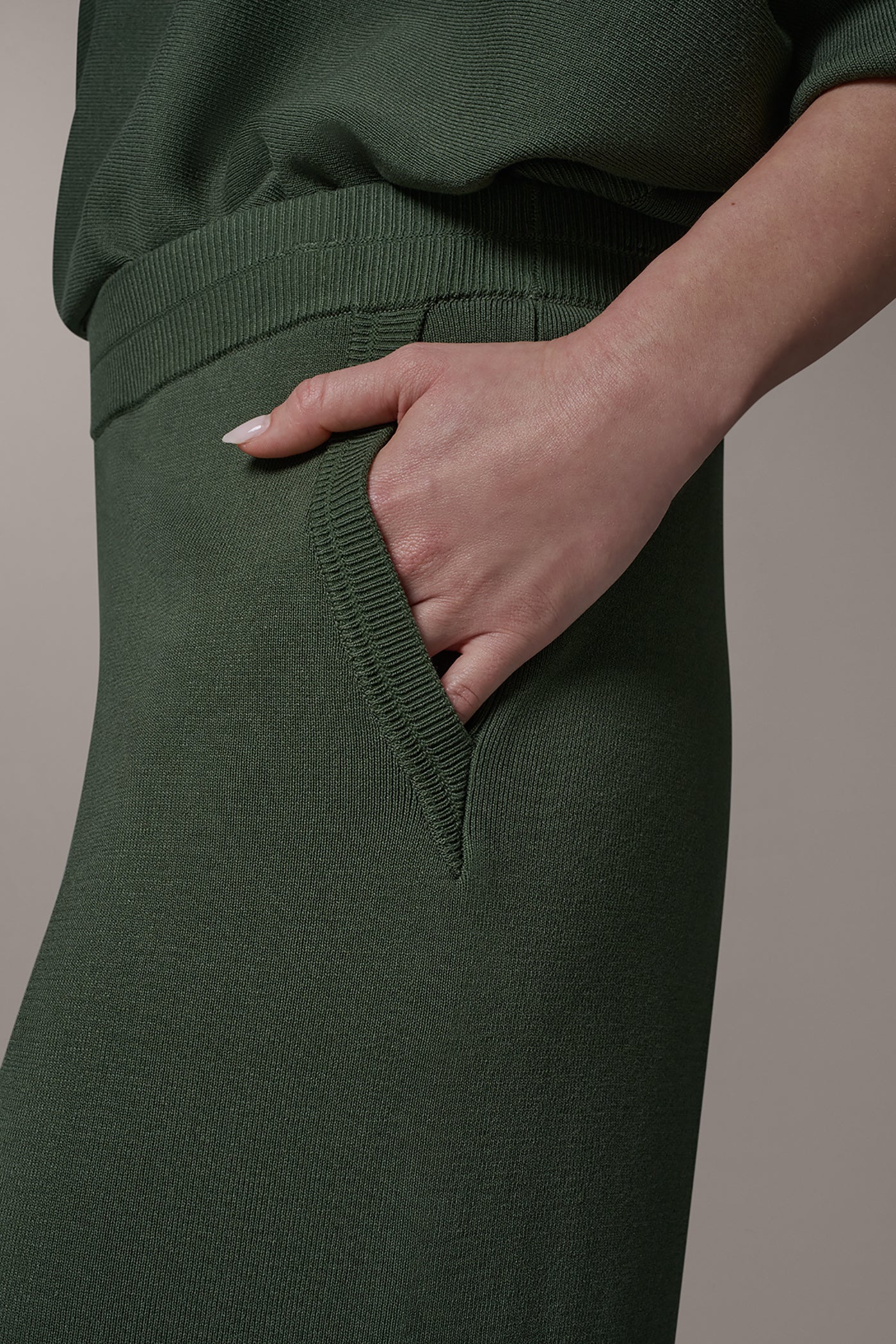 EXTRA HIGH-RISE WIDE-LEG ANKLE PANT VIEW 4 | Clothing