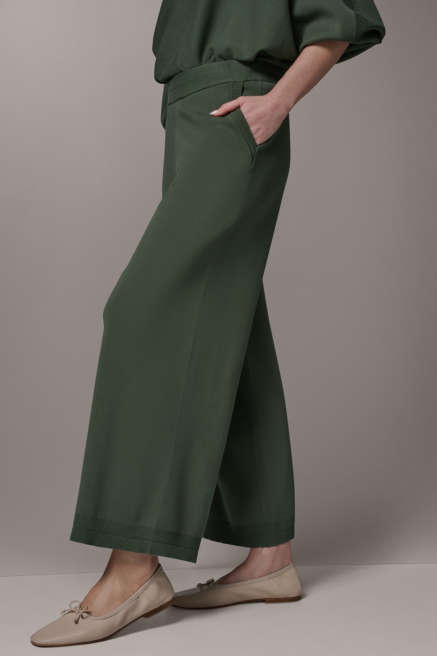 EXTRA HIGH-RISE WIDE-LEG ANKLE PANT VIEW 3 | Clothing