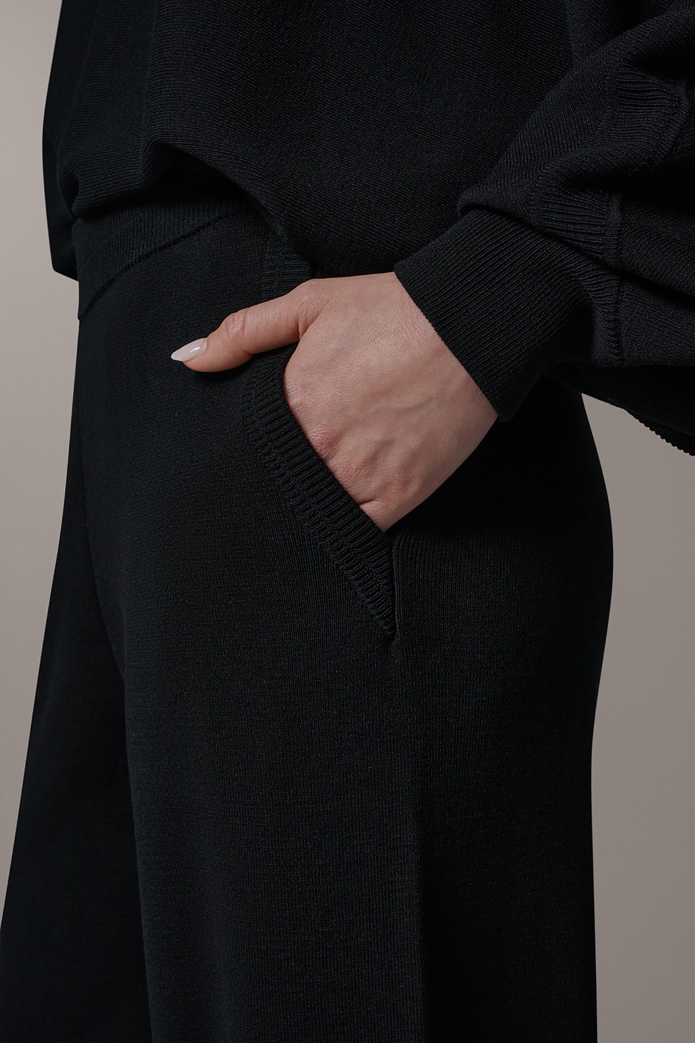 EXTRA HIGH-RISE WIDE-LEG ANKLE PANT VIEW 4 | Clothing