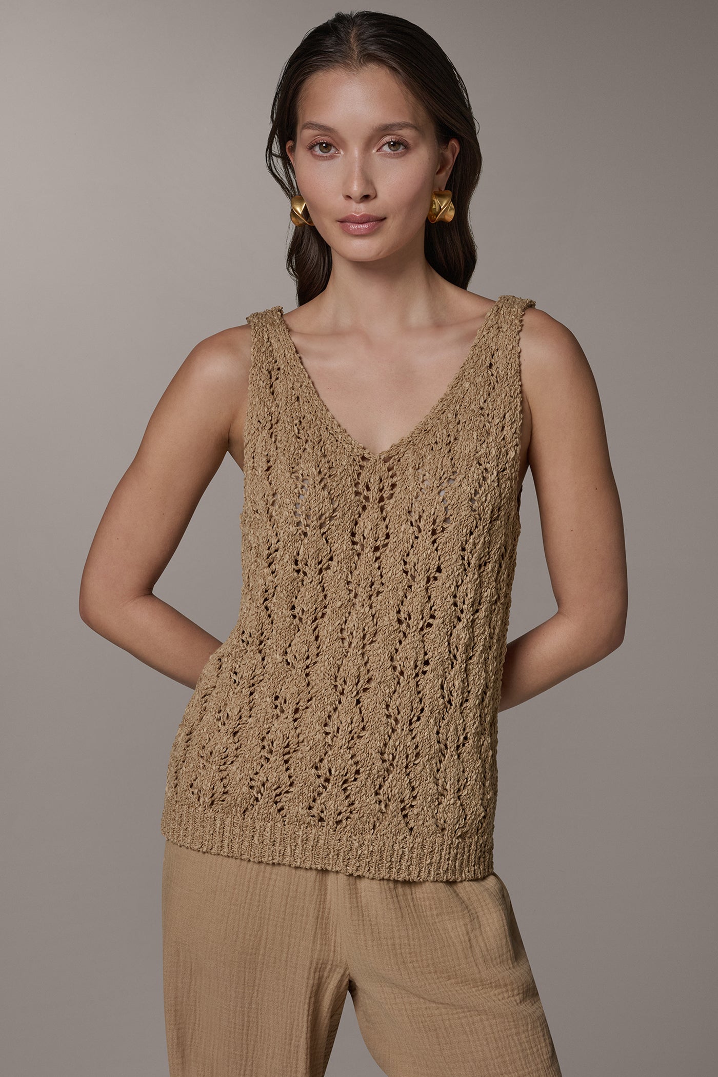 SLEEVELESS SWEATER TANK