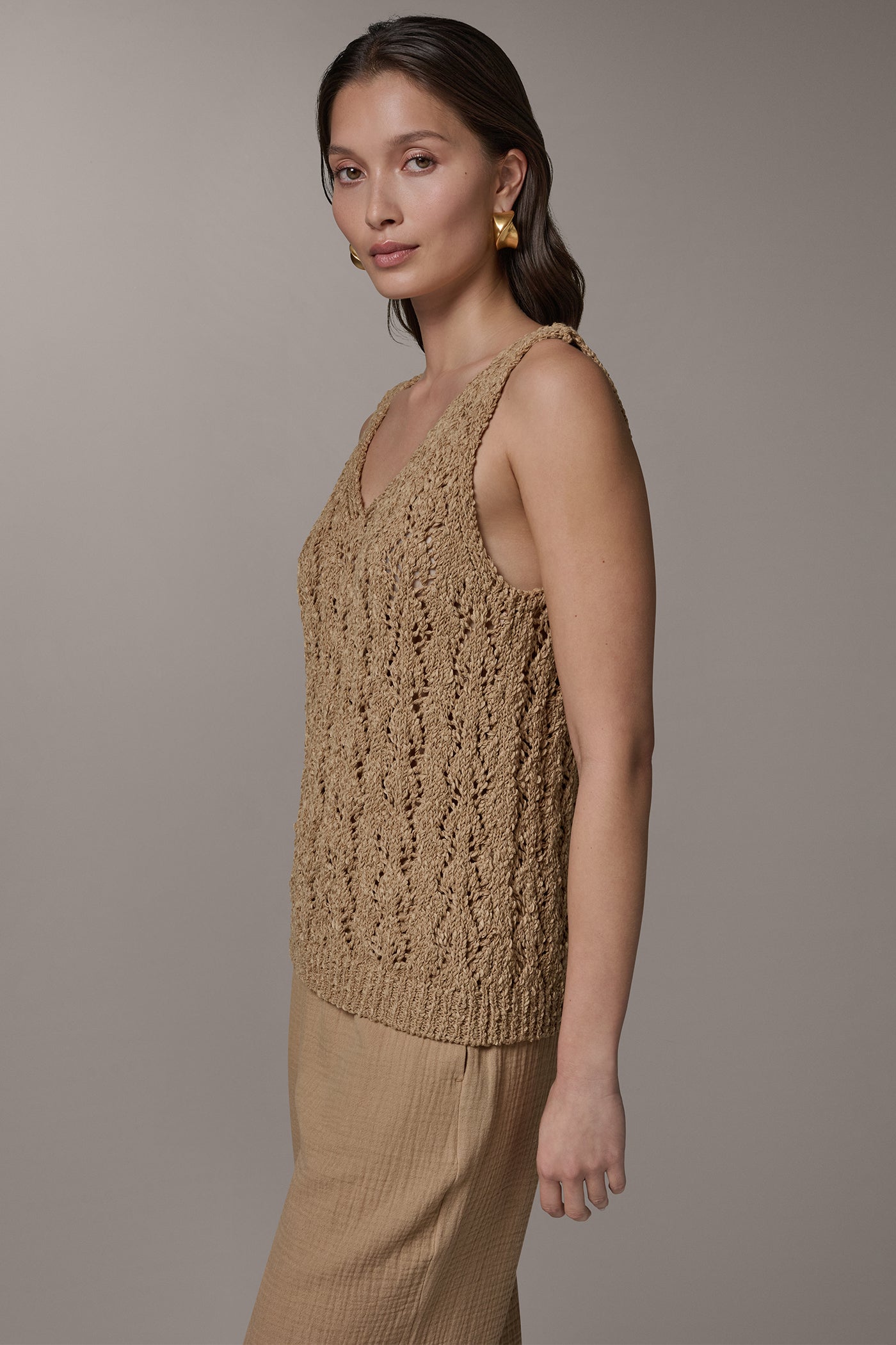 SLEEVELESS SWEATER TANK VIEW 3