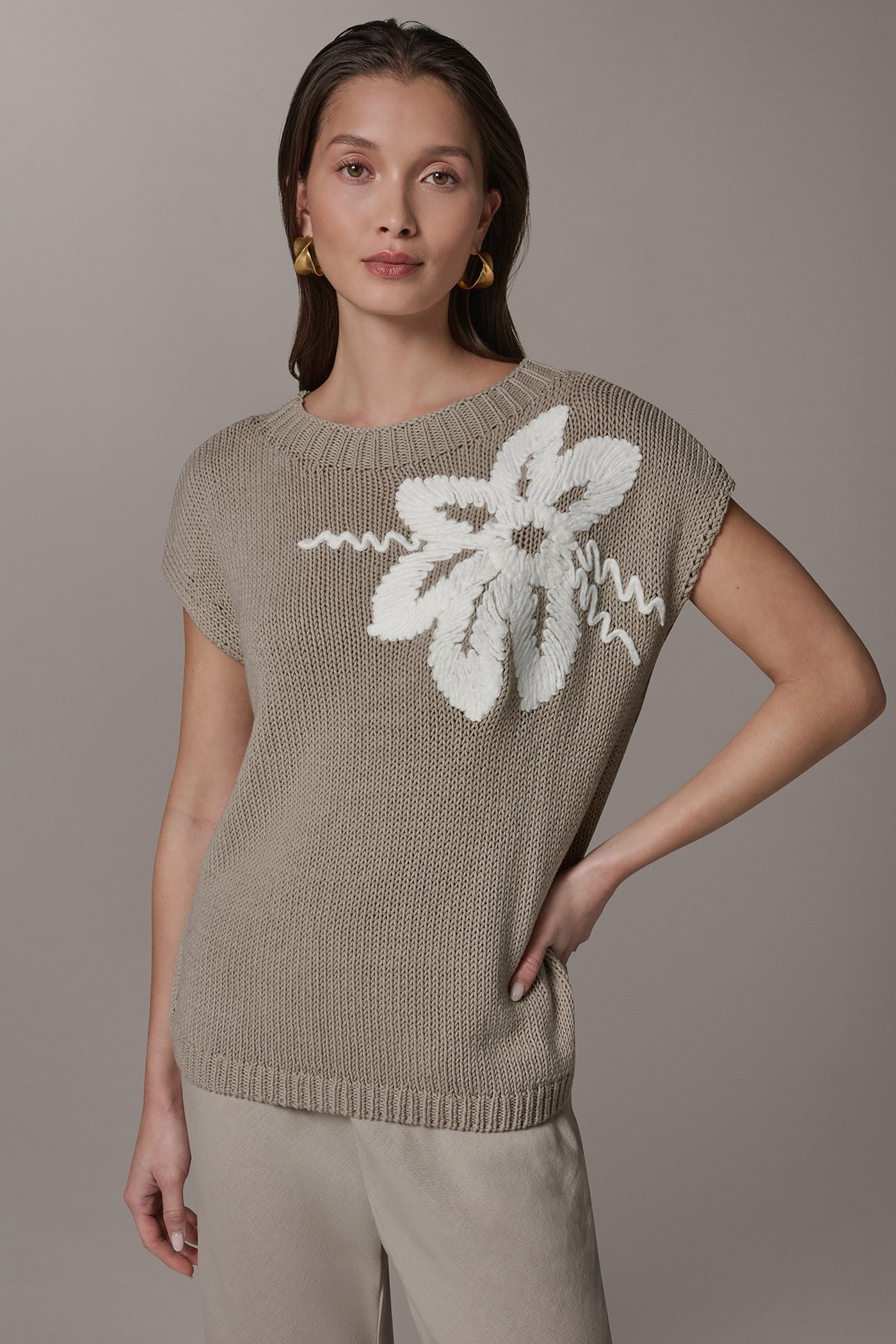 SLEEVELESS CREW NECK SWEATER | View 1 | Casual Collection