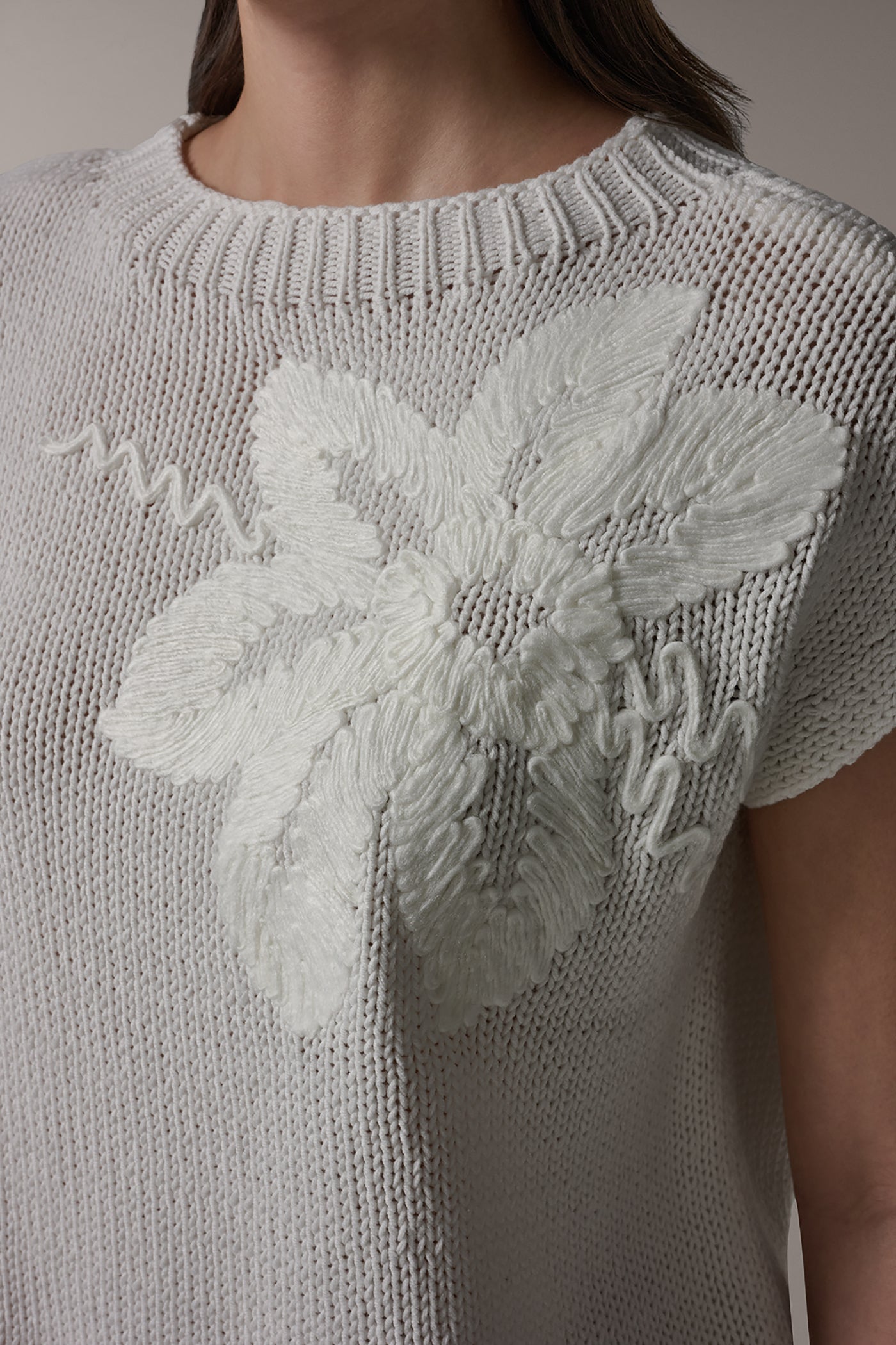 SLEEVELESS CREW NECK SWEATER VIEW 5 | Casual Collection