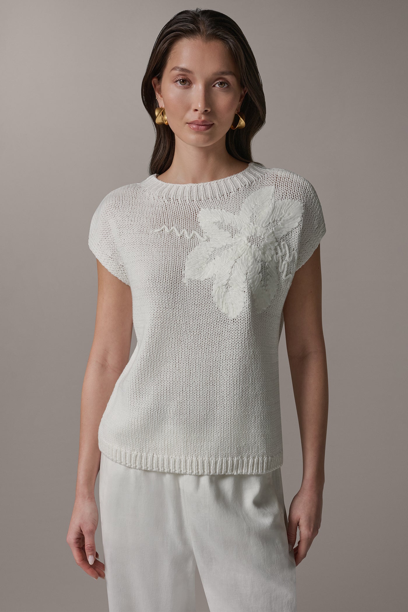 SLEEVELESS CREW NECK SWEATER | View 1 | Casual Collection