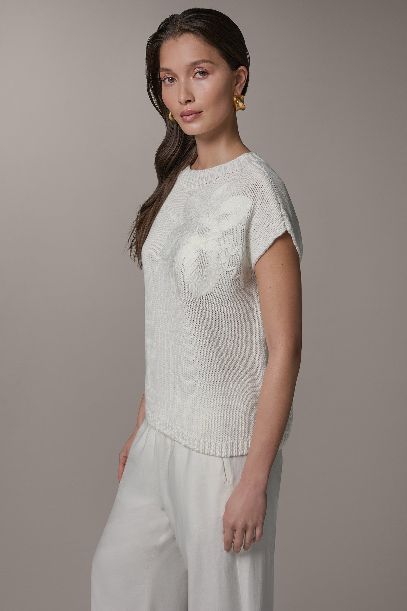 SLEEVELESS CREW NECK SWEATER VIEW 3 | Casual Collection