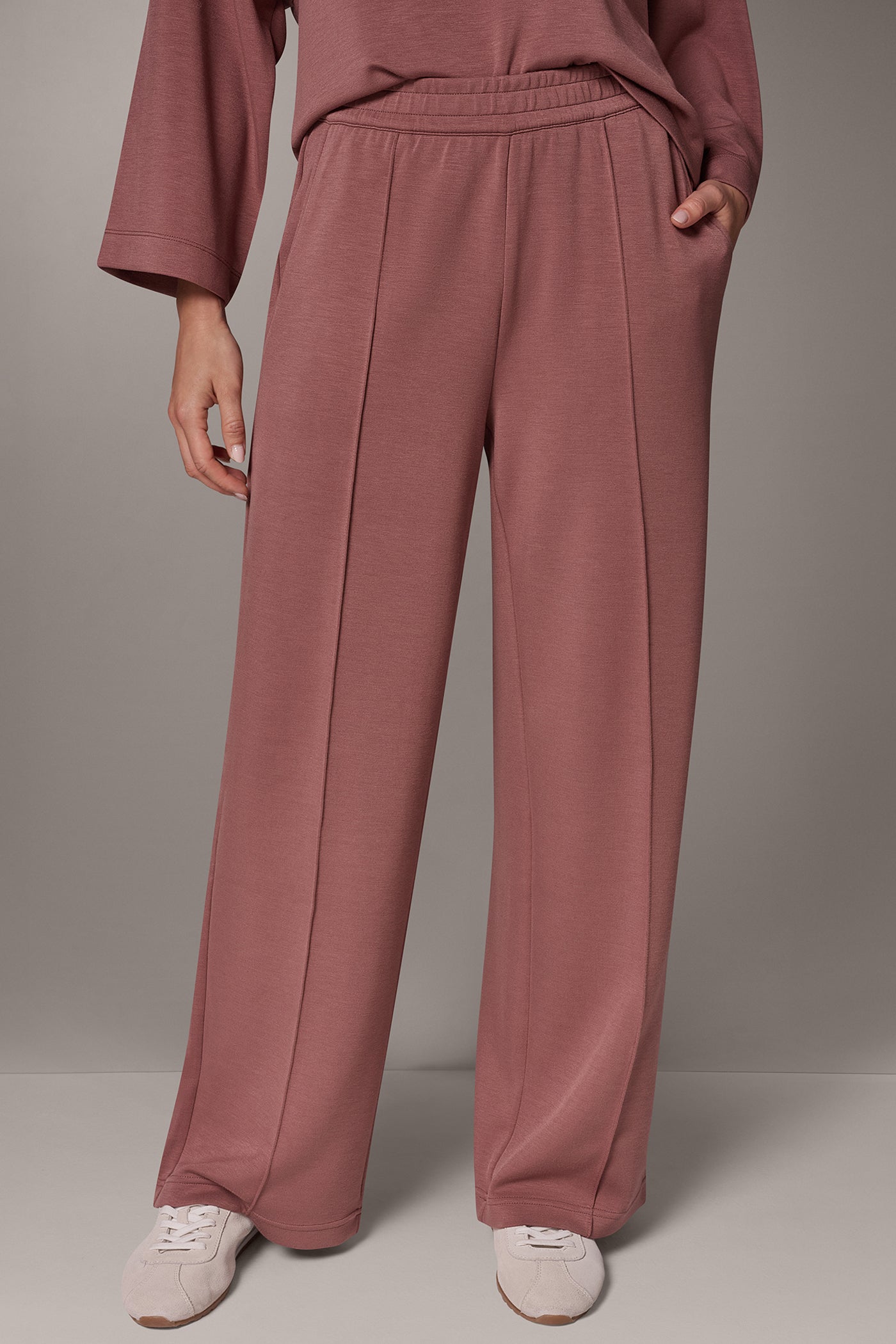 JET SETTER MID-RISE PINTUCK PANT VIEW 1