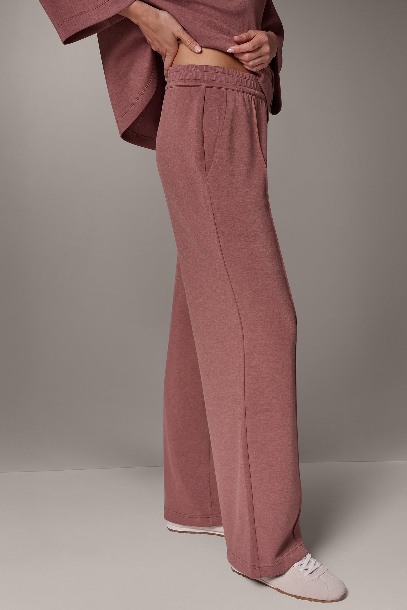 JET SETTER MID-RISE PINTUCK PANT VIEW 2