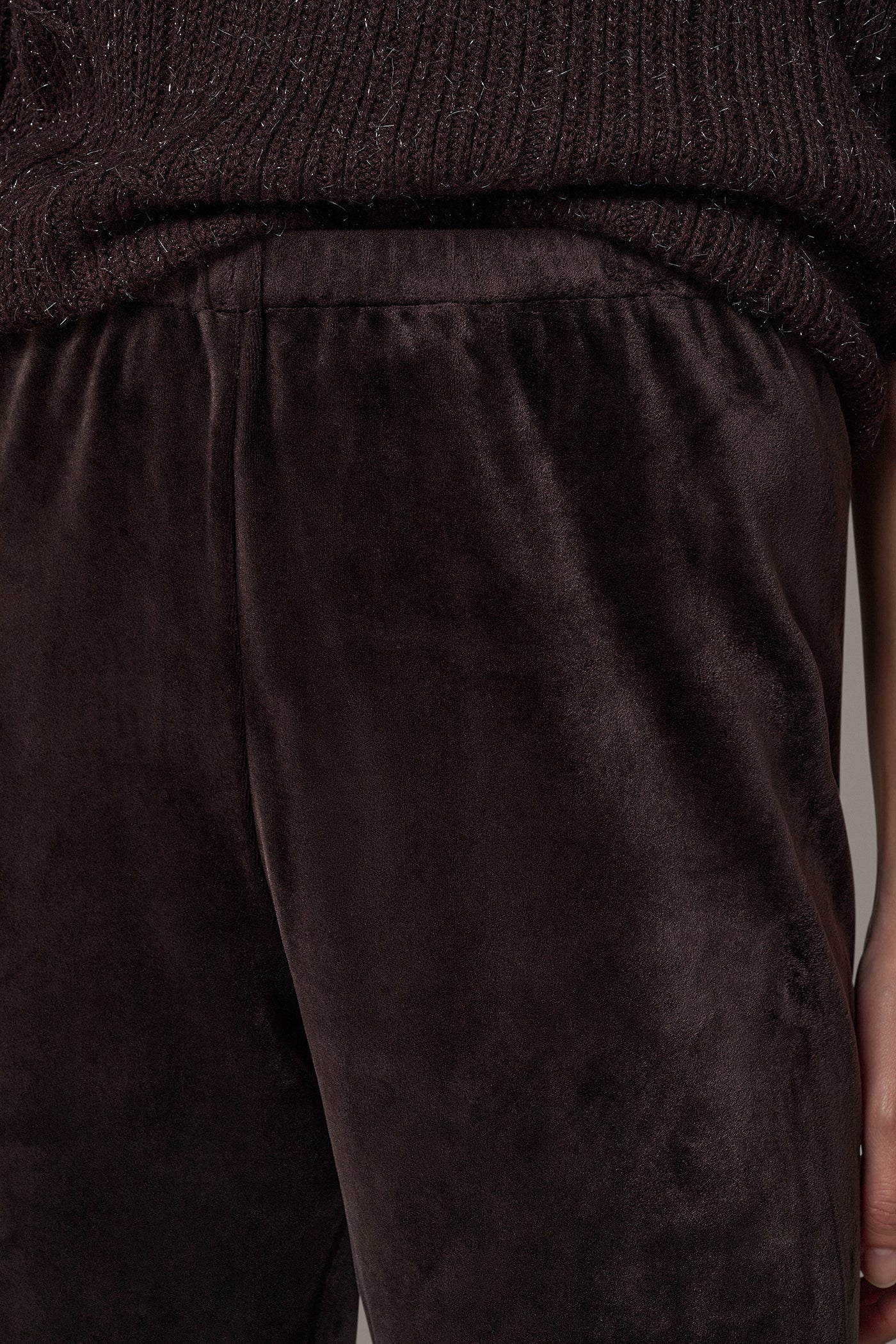 MID-RISE VELOUR WIDE-LEG PULL-ON PANT VIEW 4