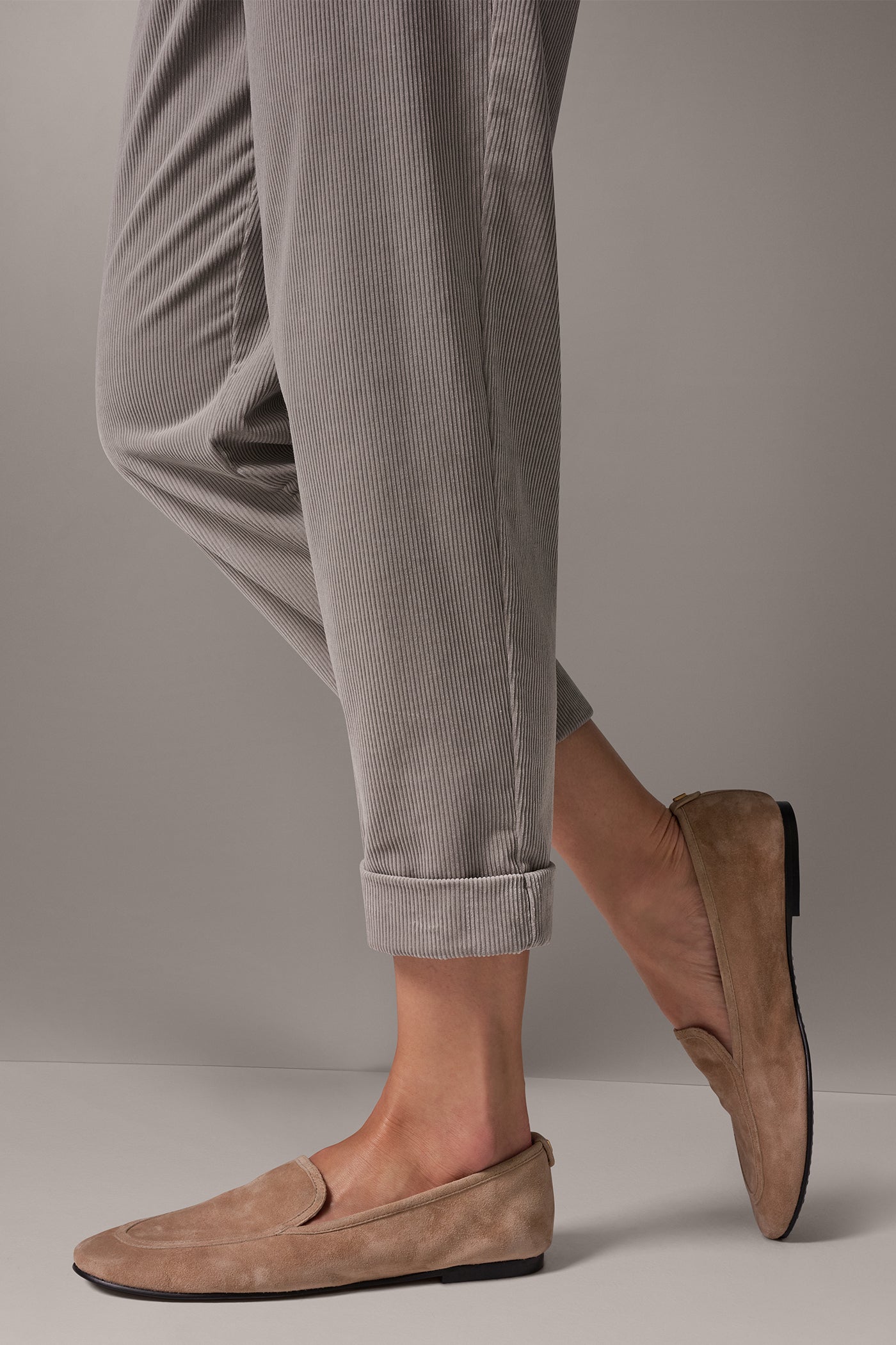 MID-RISE CORDUROY ANKLE PANT VIEW 4