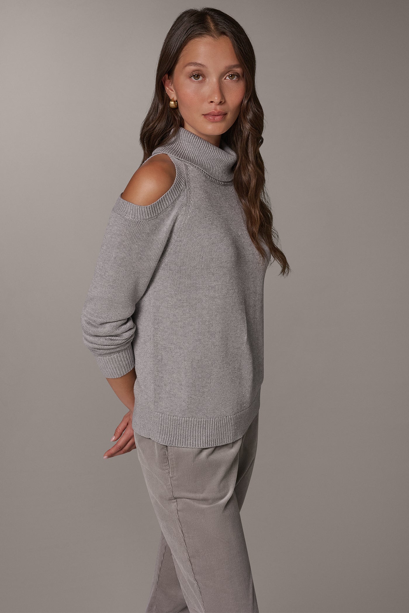 METALLIC CUTOUT SHOULDER TURTLENECK SWEATER VIEW 4 | Clothing