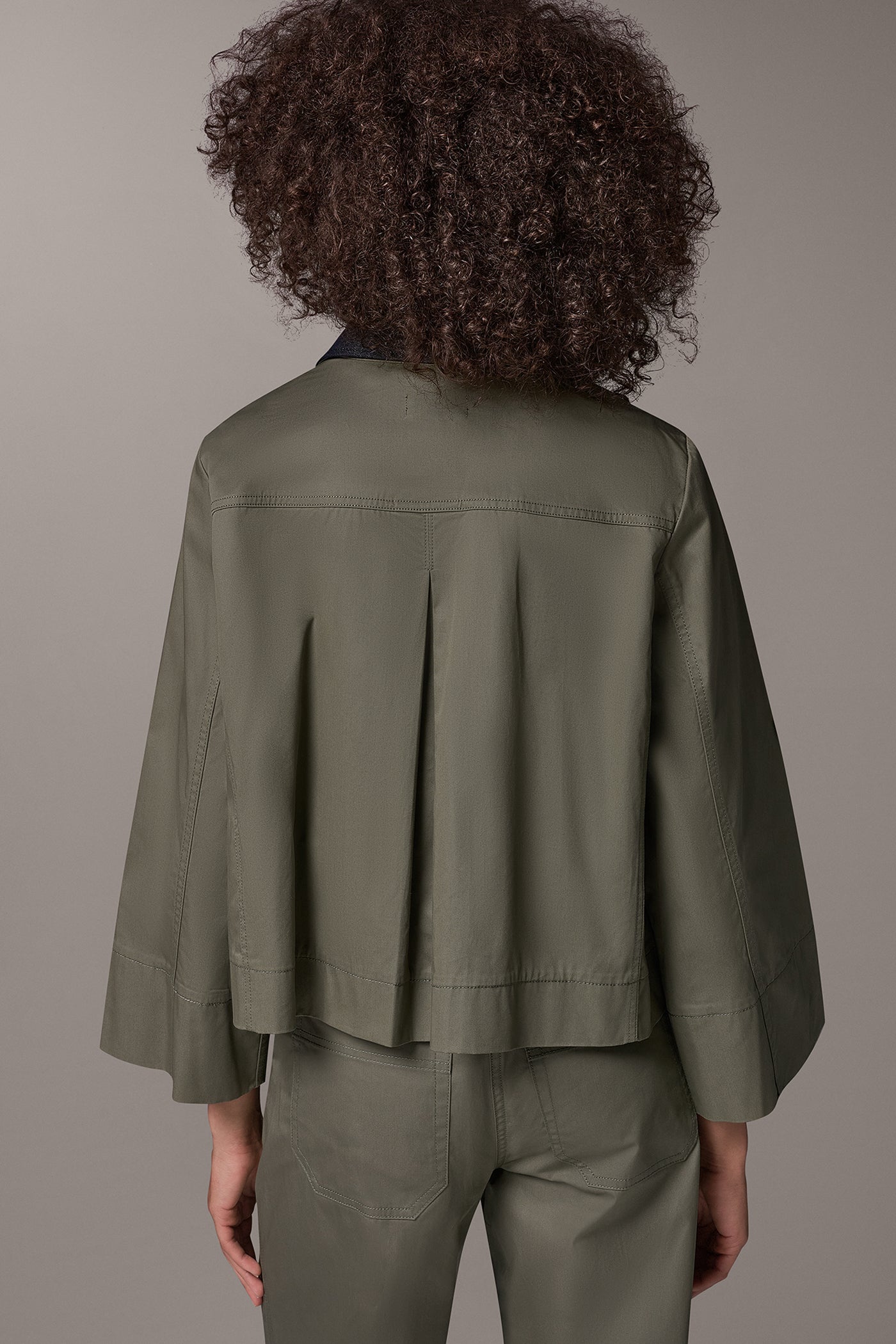 BELL SLEEVE TRAPEZE JACKET VIEW 3