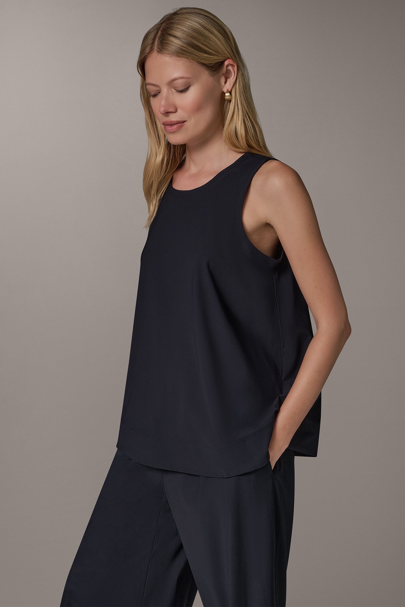 THE MODERN TRAVEL SLEEVELESS SWING TANK (alternate view)