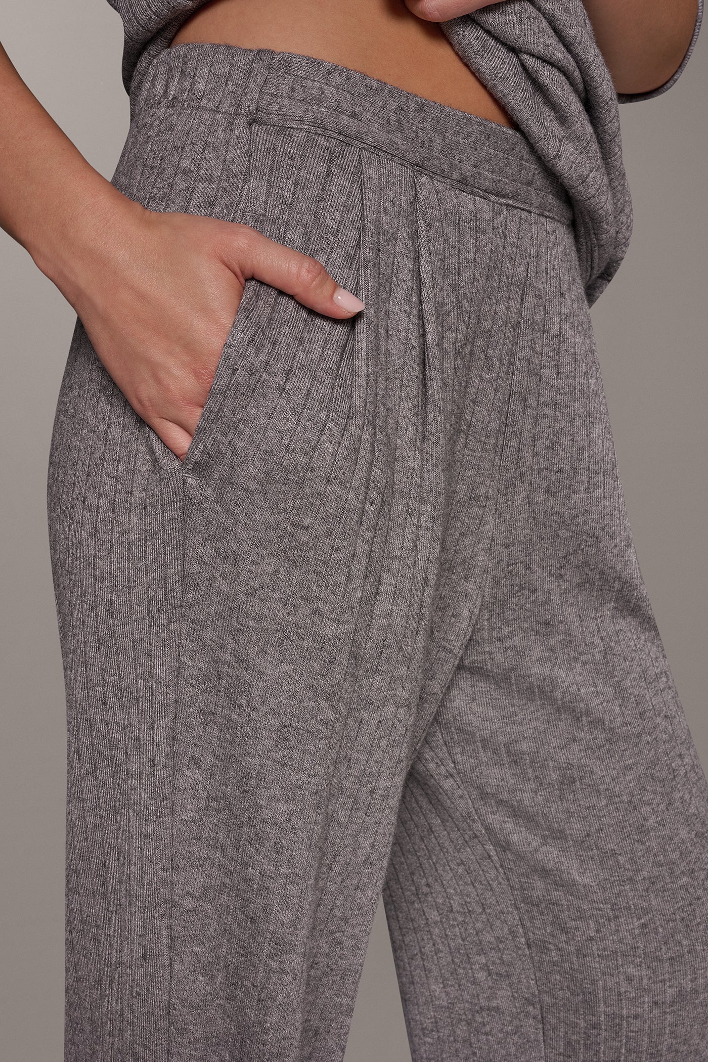 MID-RISE RIB-KNIT PULL-ON PANT VIEW 4