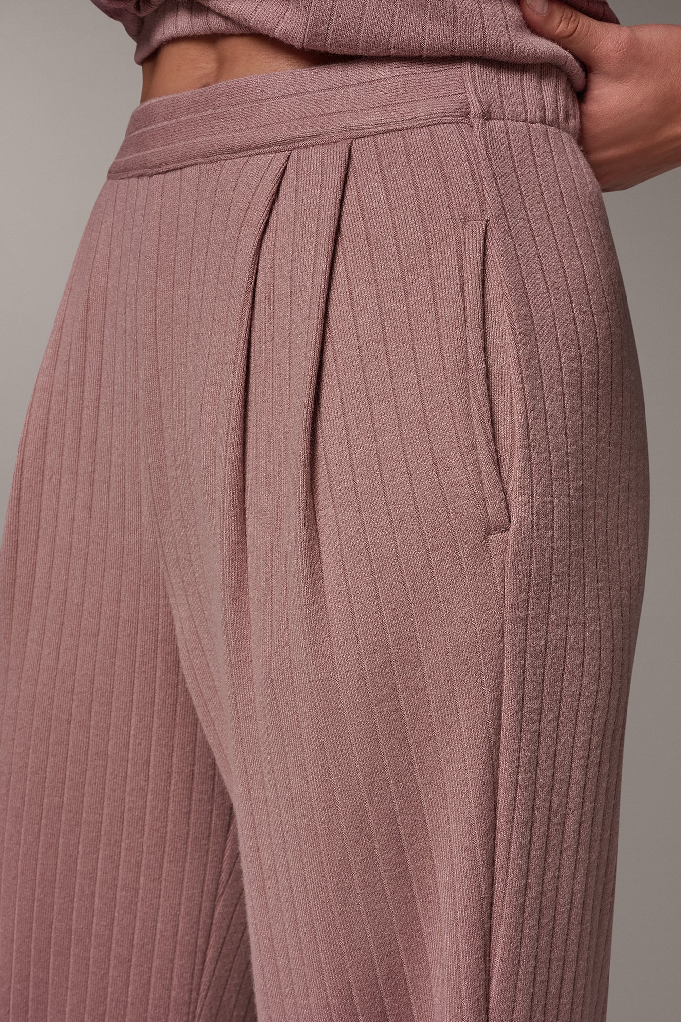 MID-RISE RIB-KNIT PULL-ON PANT VIEW 4