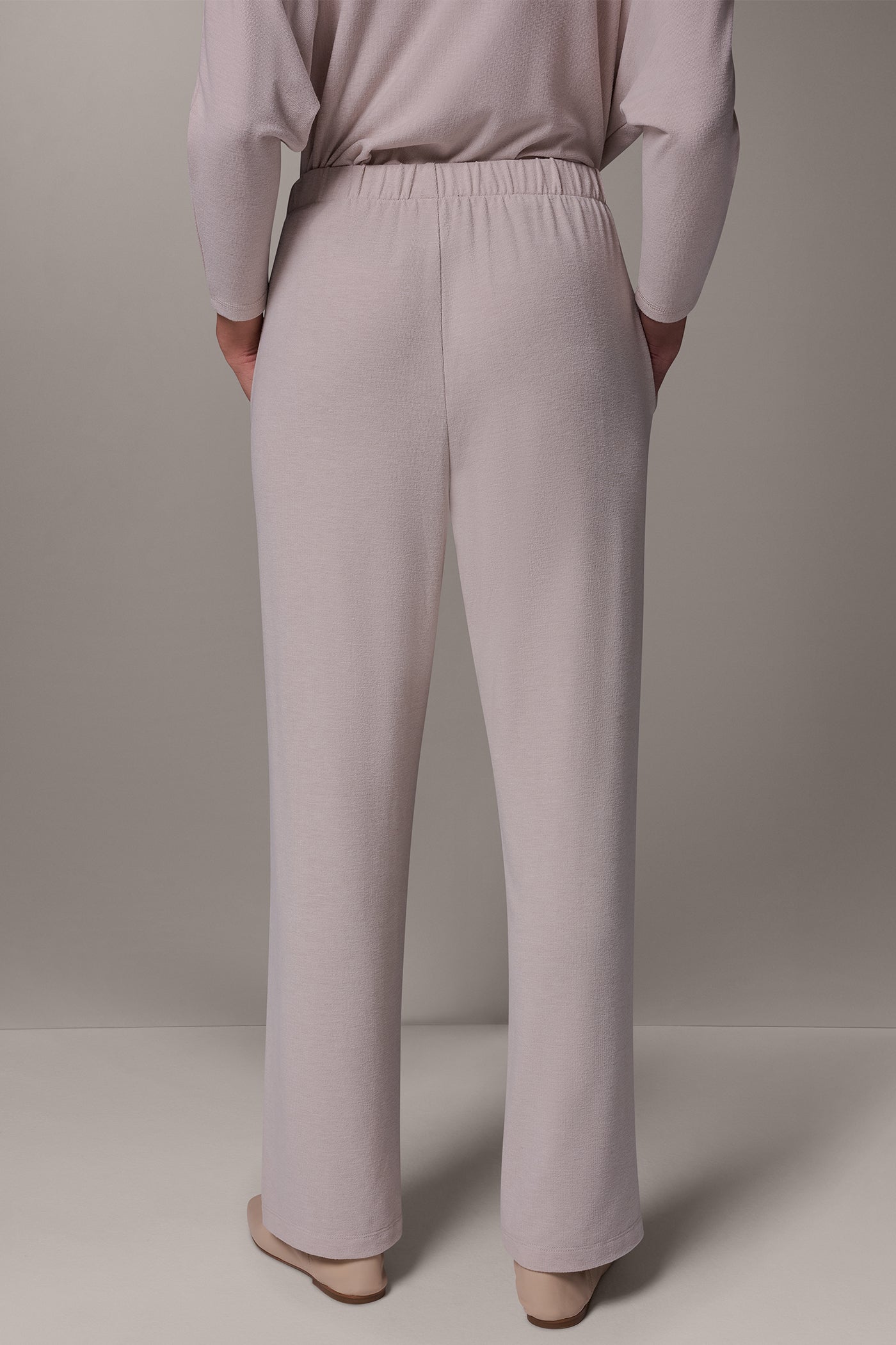 MID-RISE PULL-ON PANT VIEW 3