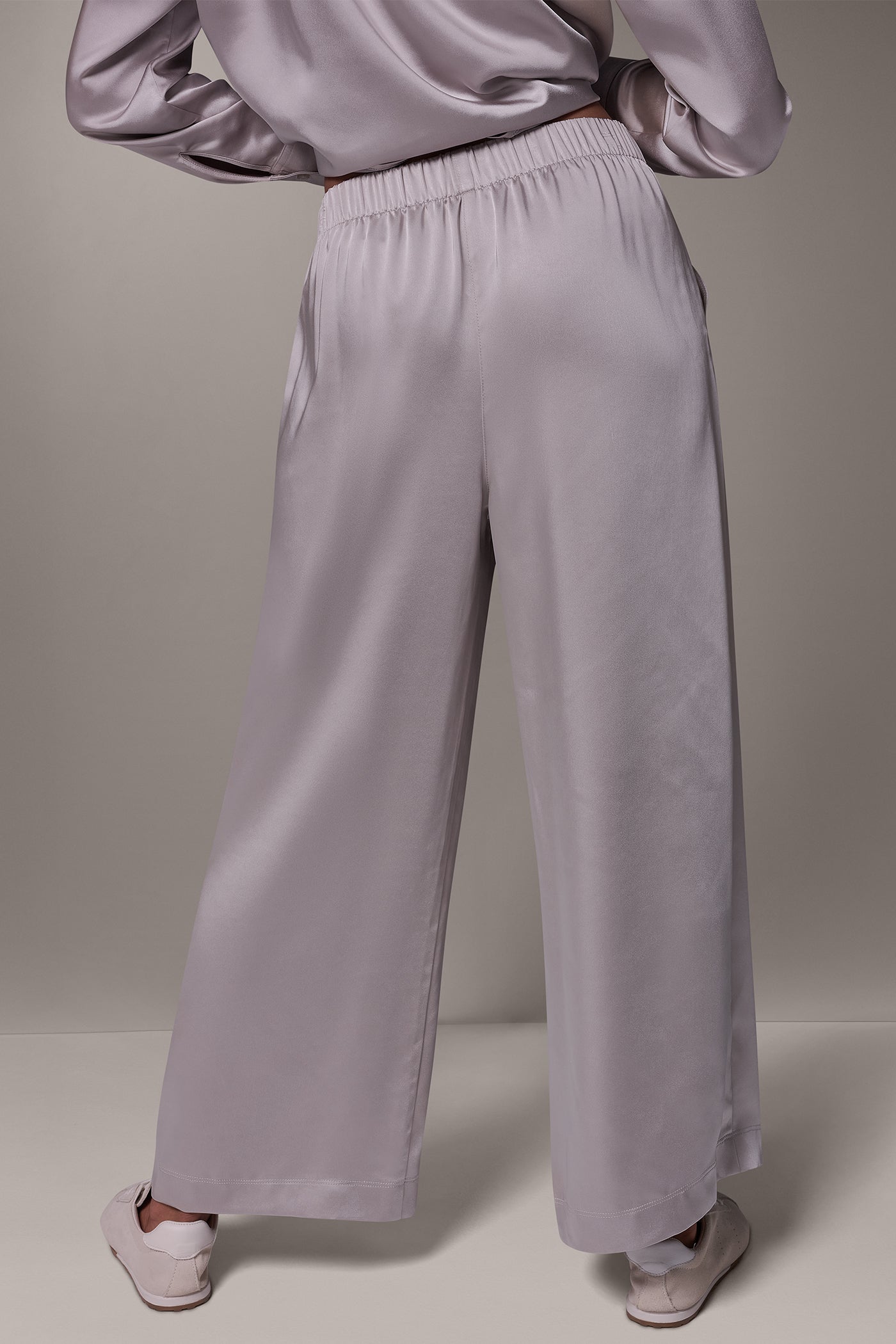 MID-RISE WIDE-LEG ANKLE PANT VIEW 3