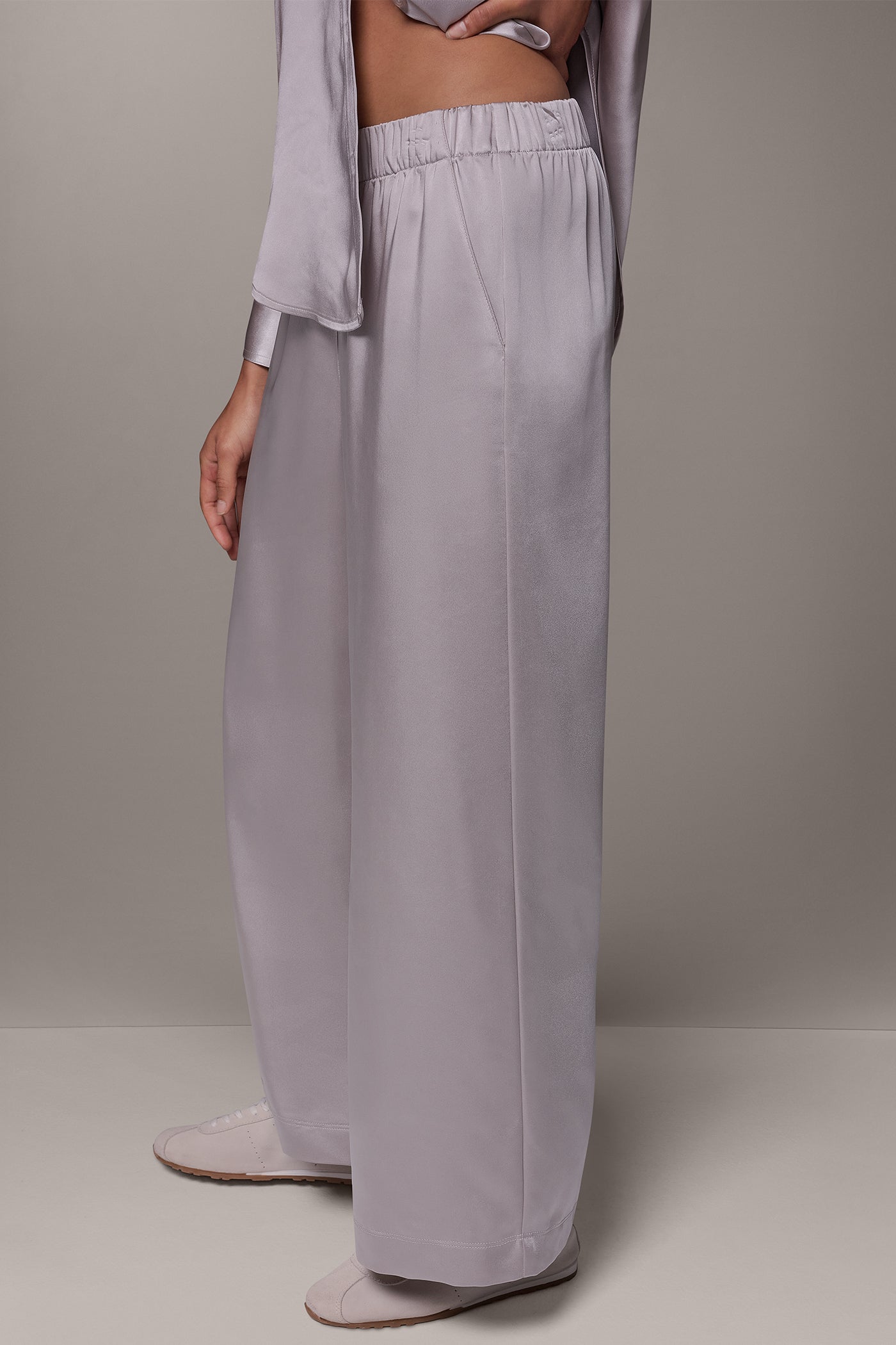 MID-RISE WIDE-LEG ANKLE PANT VIEW 4