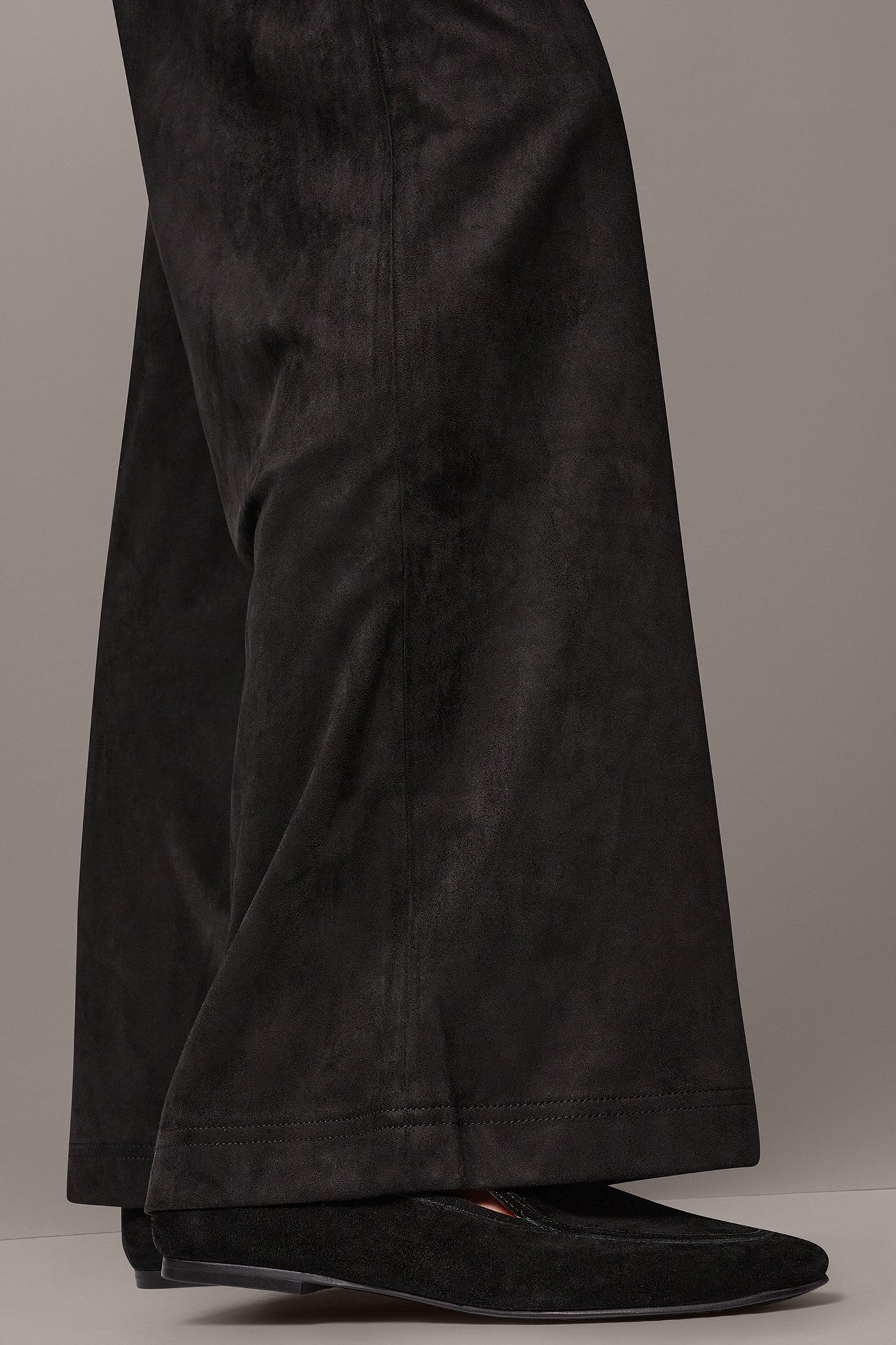 MID-RISE MICROSUEDE WIDE-LEG PULL-ON PANT VIEW 4