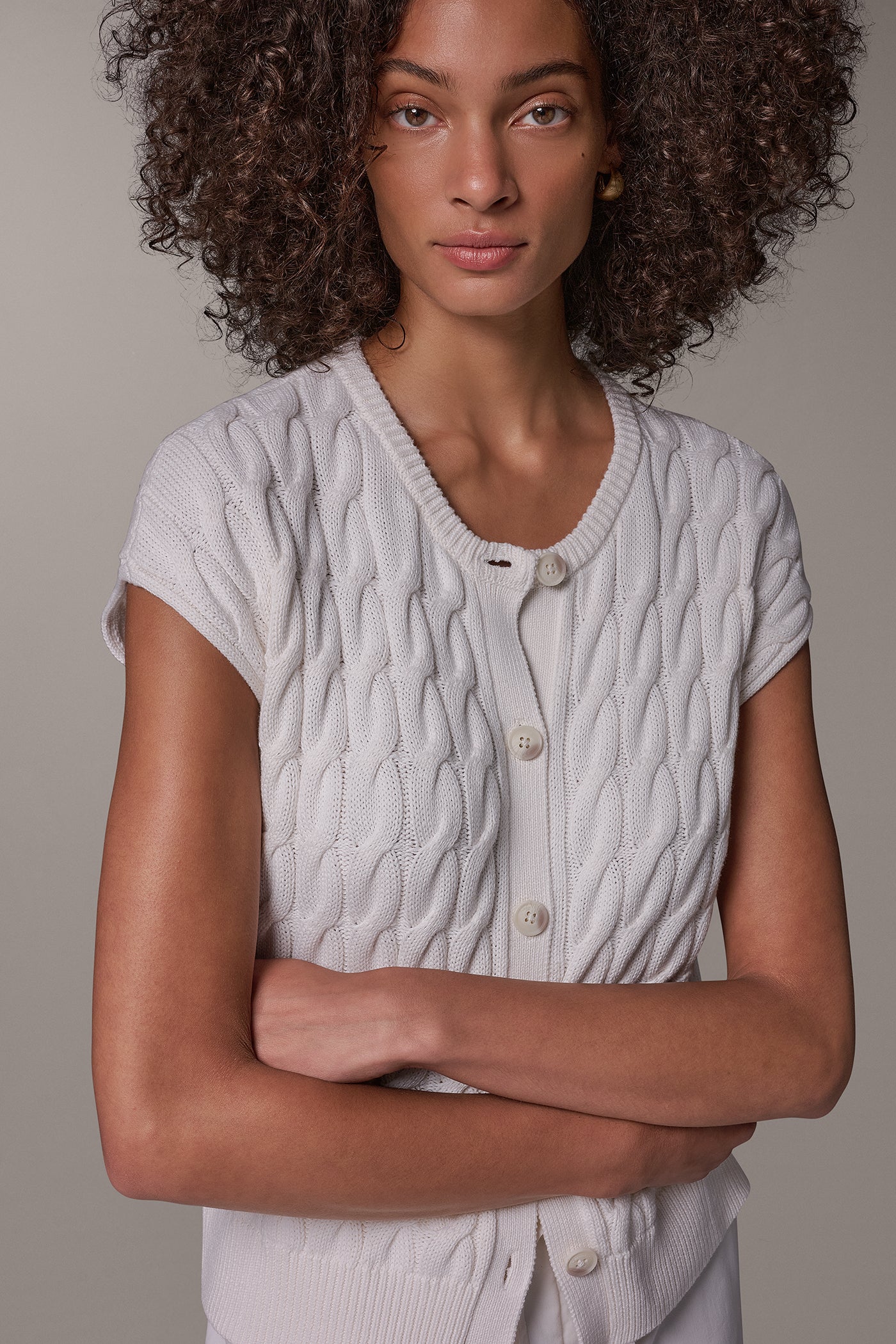 SLEEVELESS CABLE KNIT VEST VIEW 5