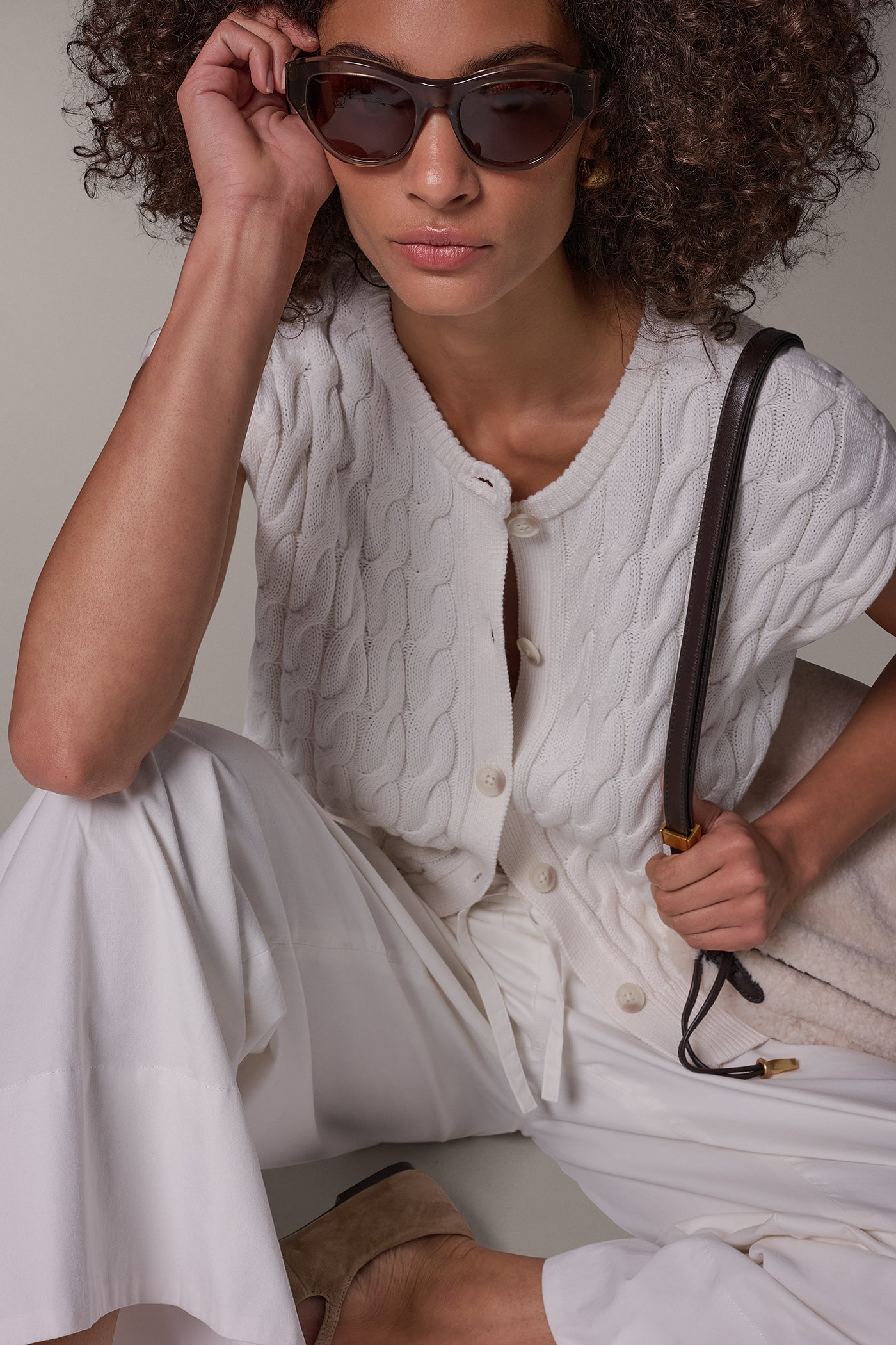 SLEEVELESS CABLE KNIT VEST VIEW 10