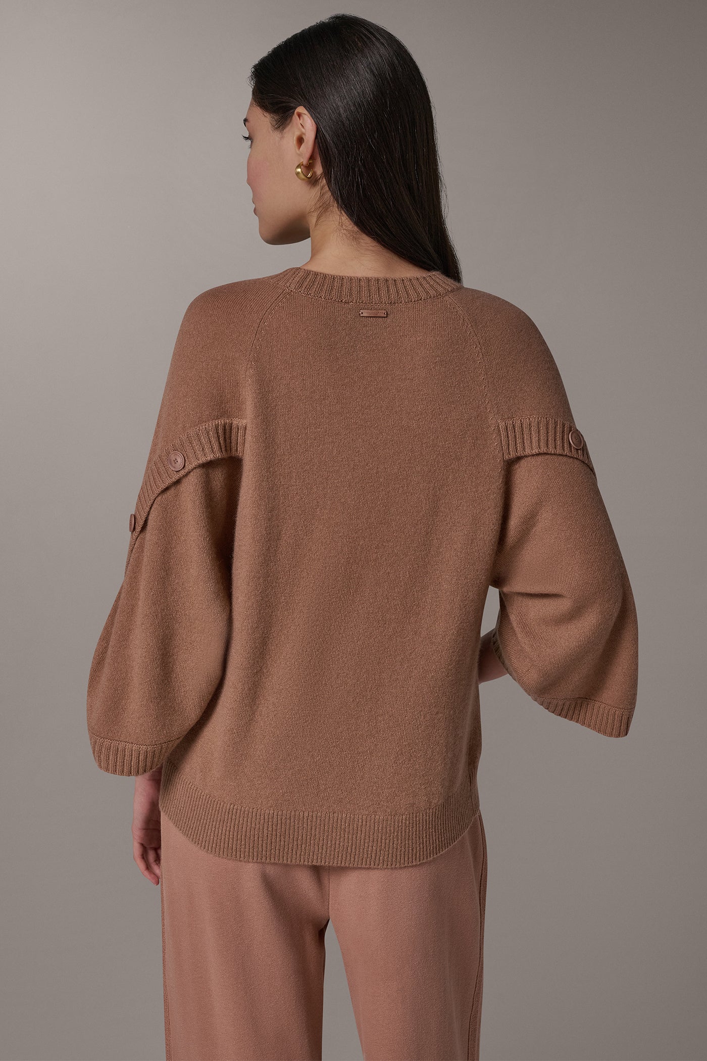 WOOL AND CASHMERE OVERLAP SWEATER VIEW 3