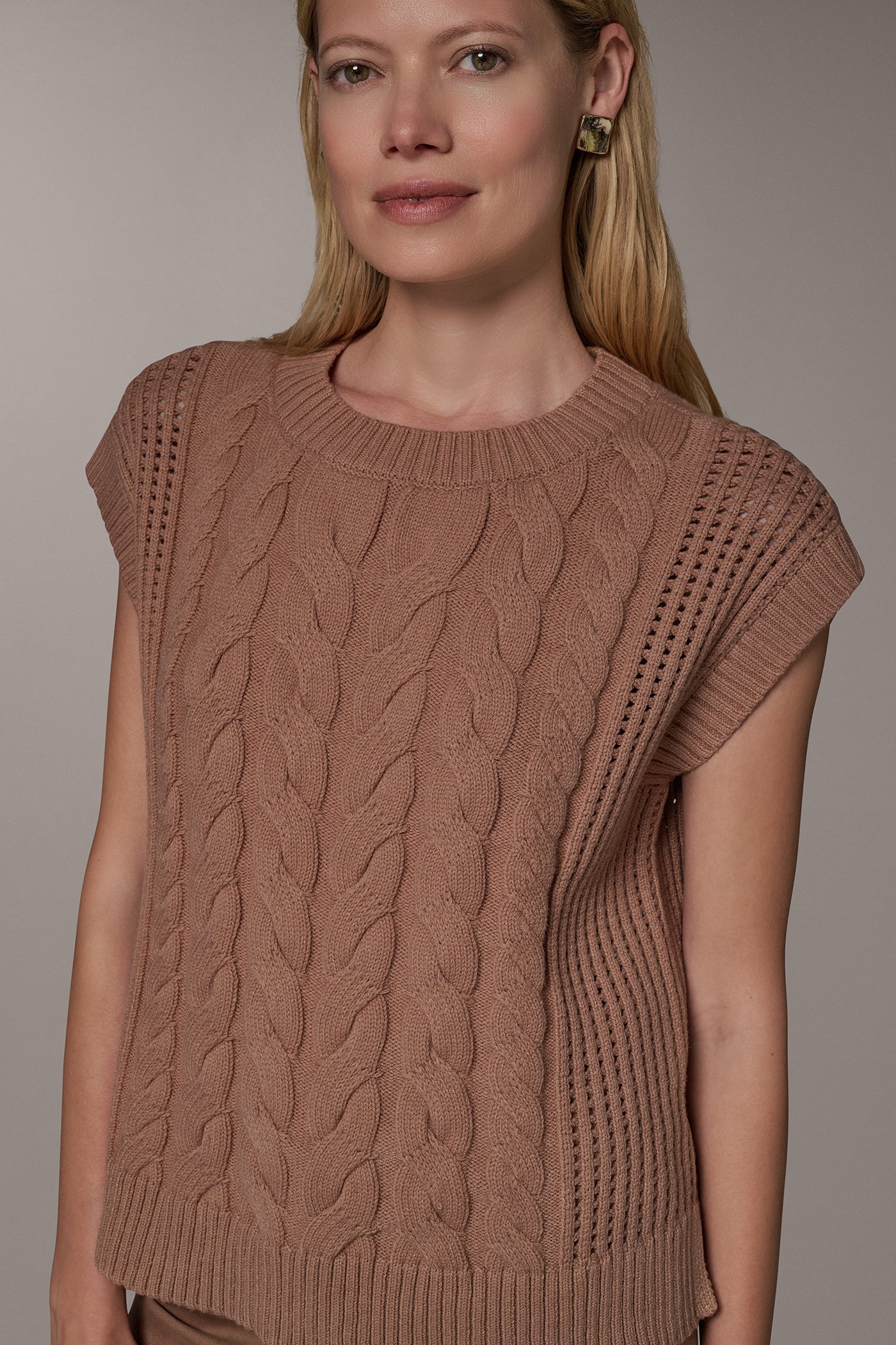 BOXY HIGH-LOW CABLE SWEATER VIEW 4