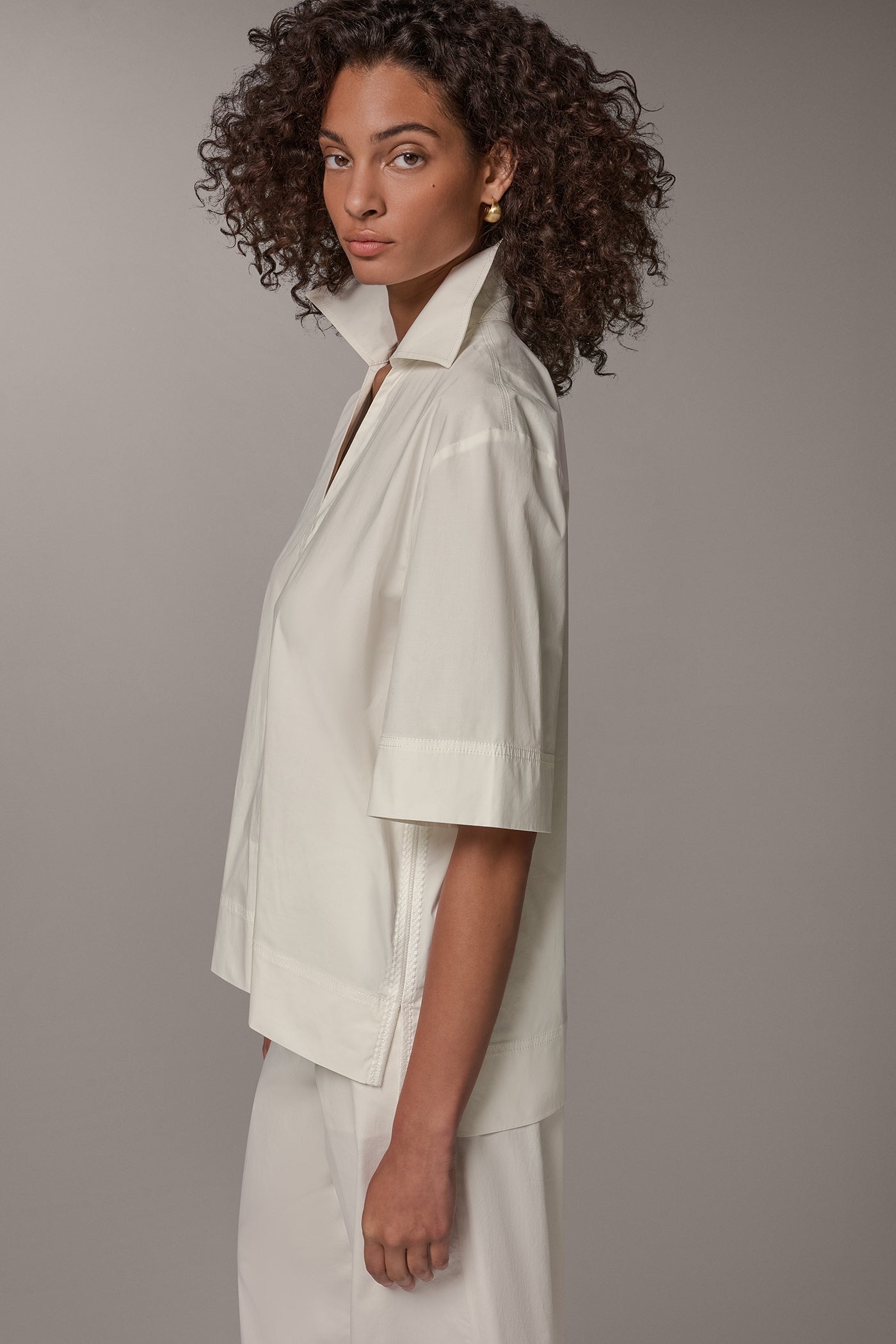 POPLIN EMBROIDERED DETAIL BLOUSE VIEW 4