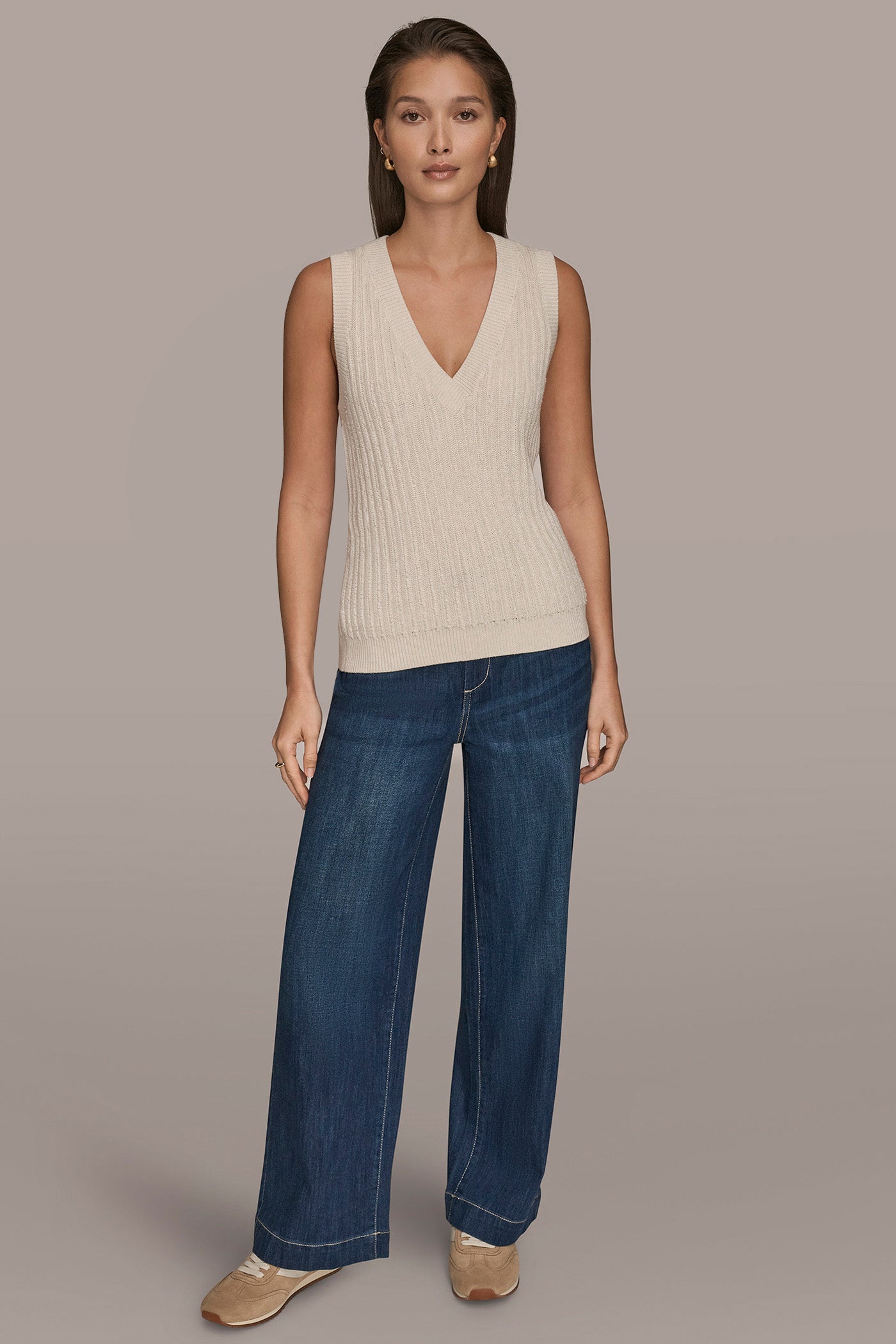 SLEEVELESS V-NECK SWEATER VEST VIEW 6