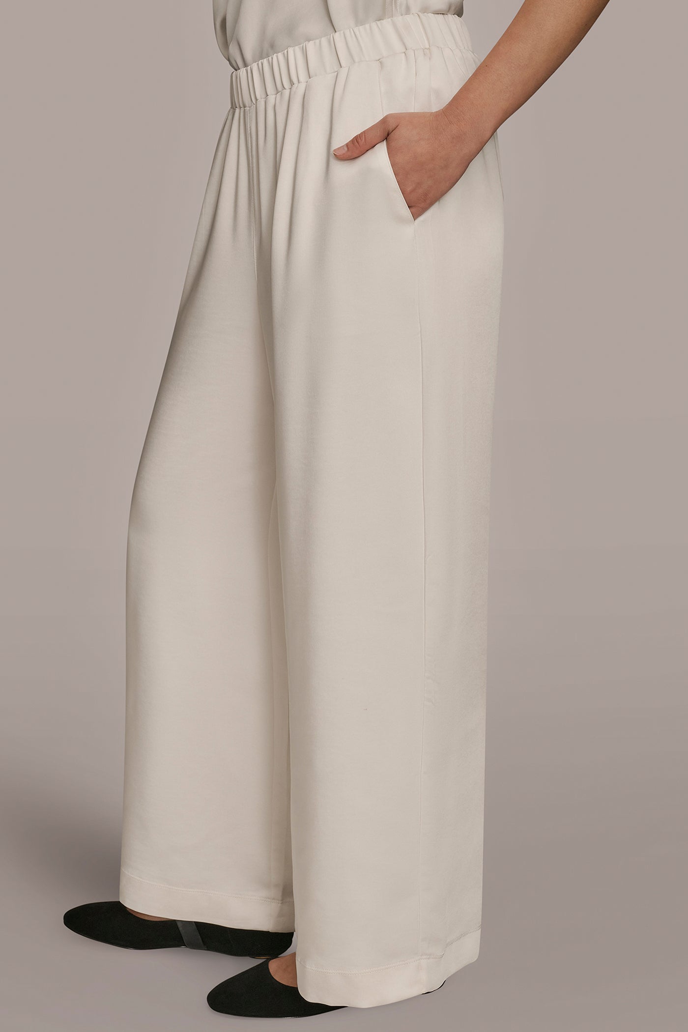 MID RISE PULL ON RELAXED PANT VIEW 3 | Pants