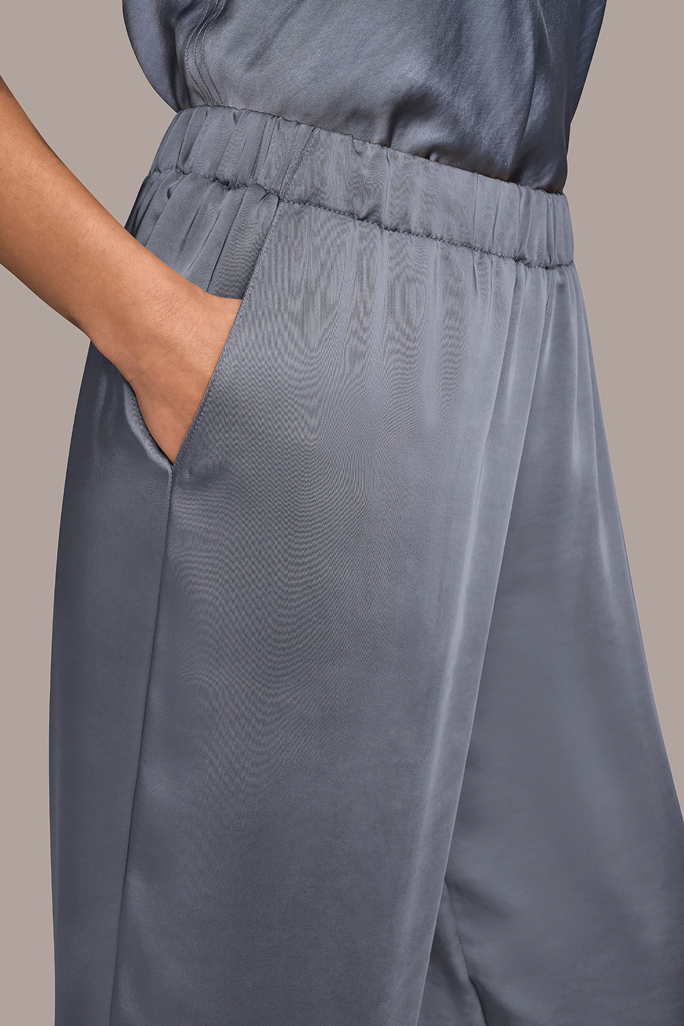 MID RISE PULL ON RELAXED PANT VIEW 4 | Pants