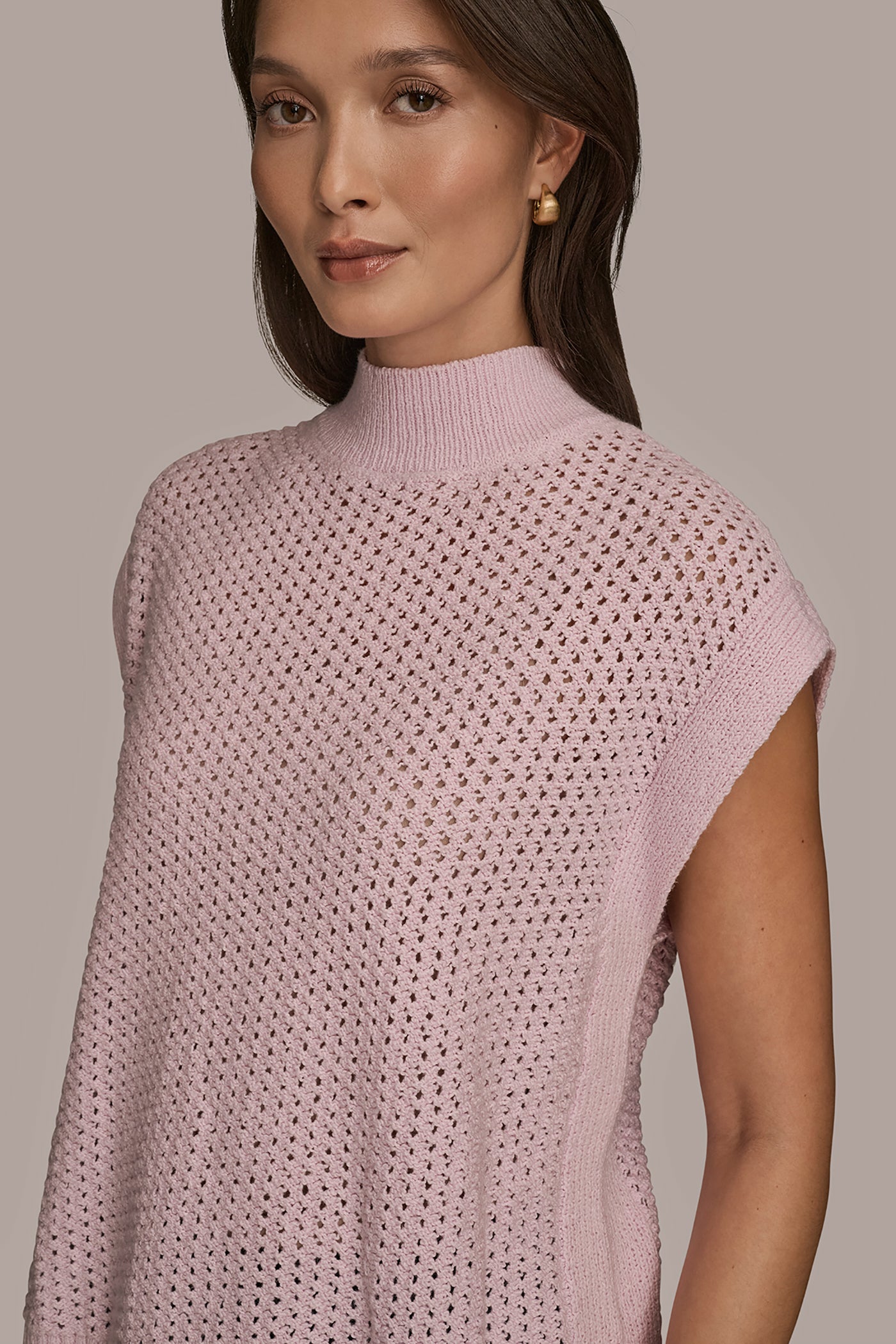 SLEEVELESS BOXY OPEN STITCH MOCK NECK VIEW 4