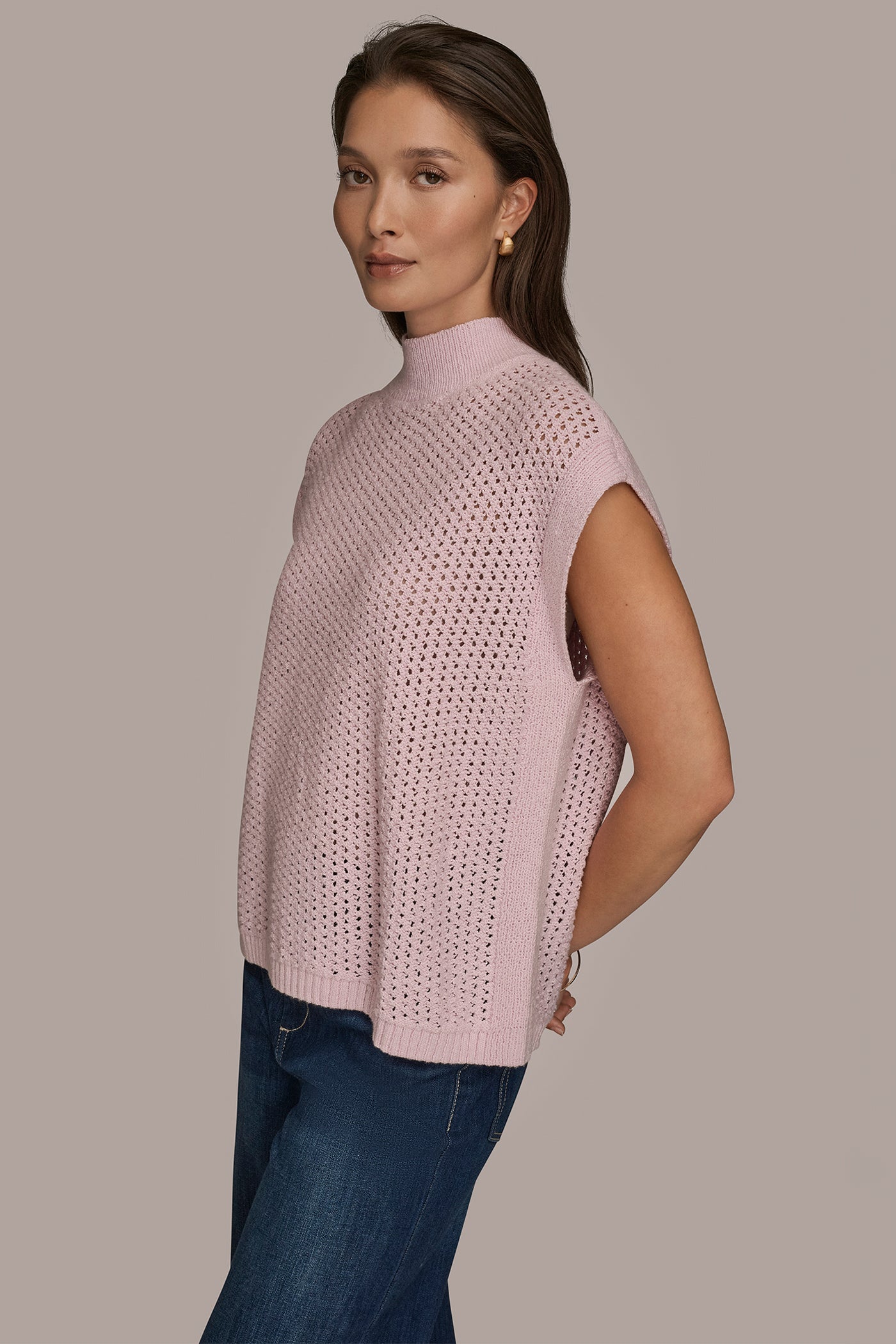 SLEEVELESS BOXY OPEN STITCH MOCK NECK VIEW 3