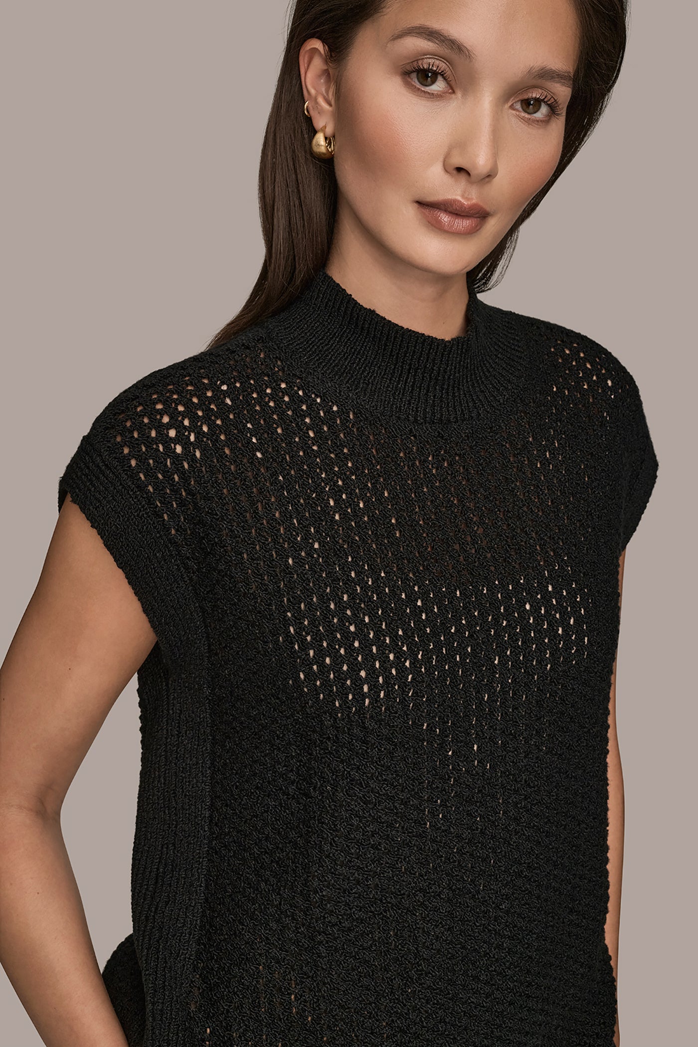 SLEEVELESS BOXY OPEN STITCH MOCK NECK VIEW 4