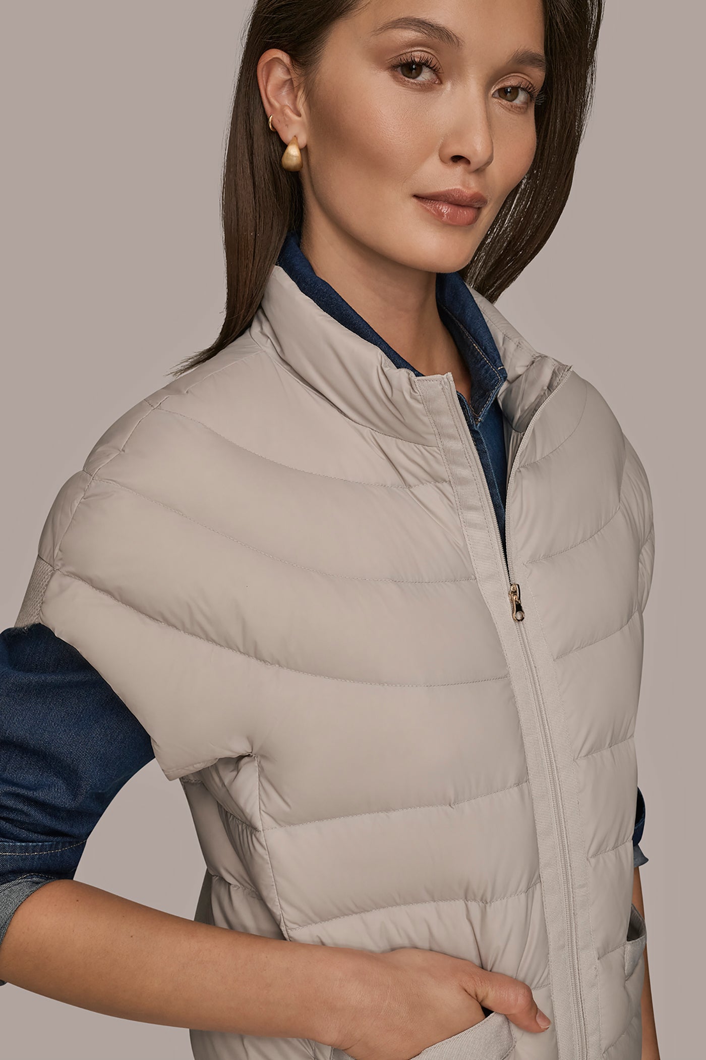 FRONT ZIP CAP SLEEVE MOCK NECK VEST VIEW 4