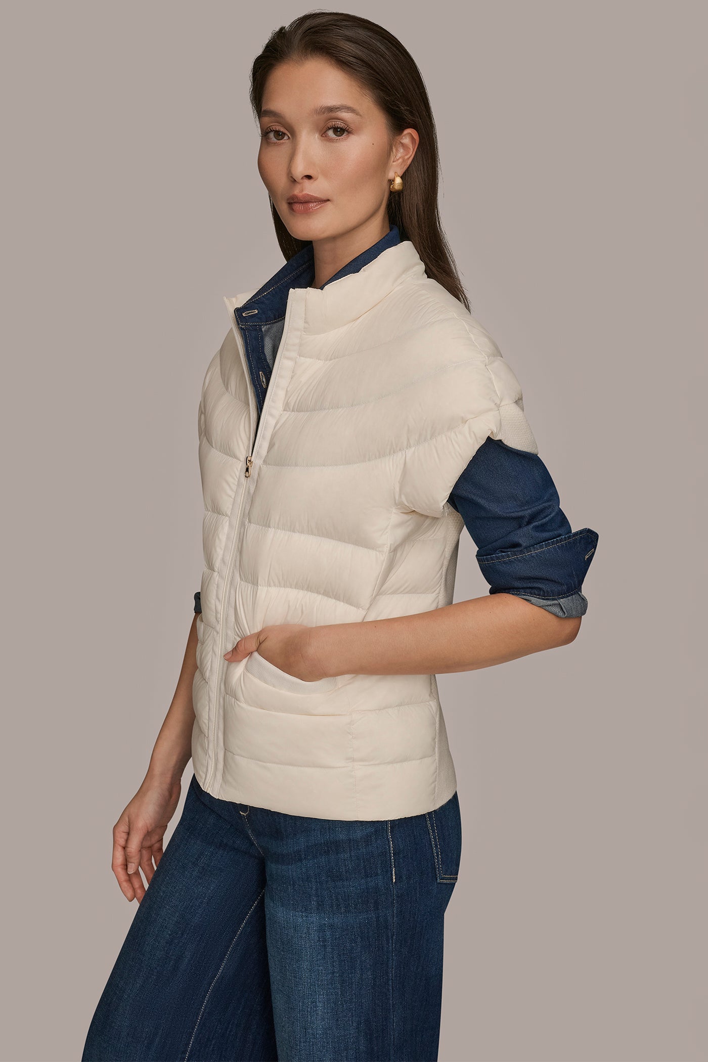 FRONT ZIP CAP SLEEVE MOCK NECK VEST VIEW 3