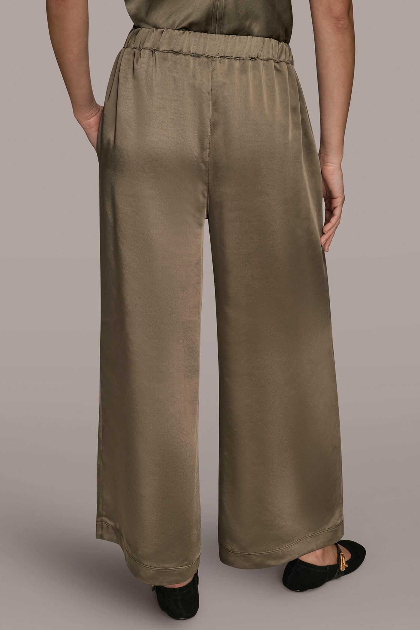 SATIN MID-RISE WIDE-LEG ANKLE PANT | View 2 | Donna Karan Weekend Bottoms
