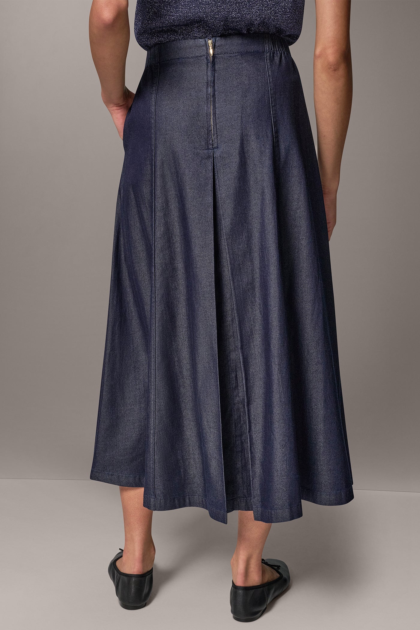 CONTOUR SEAM PLEATED MIDI SKIRT VIEW 3