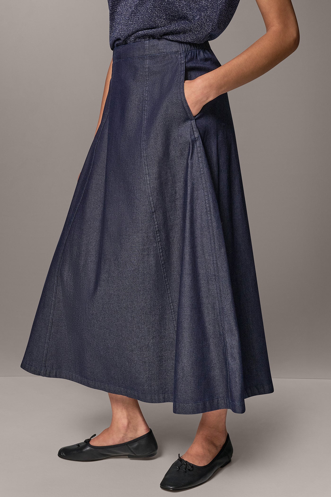 CONTOUR SEAM PLEATED MIDI SKIRT VIEW 4
