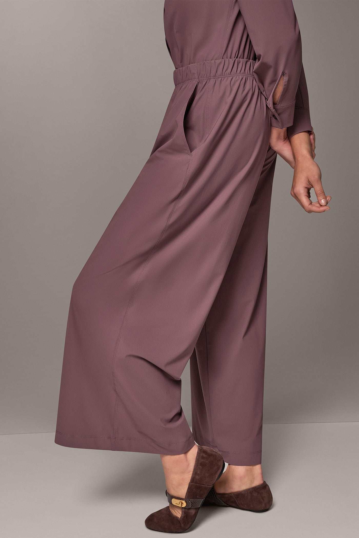 CROPPED MID-RISE PULL-ON PANT (alternate view)