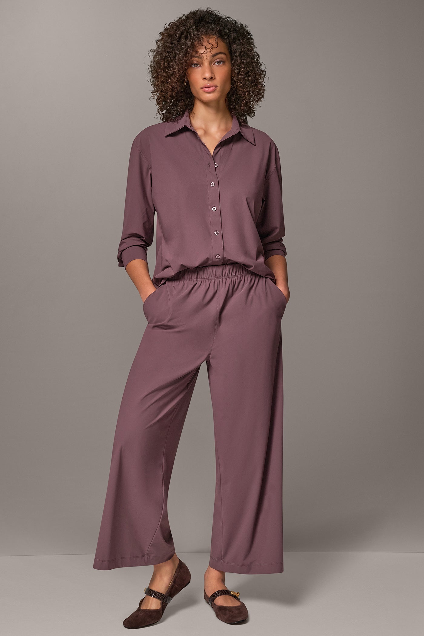 CROPPED MID-RISE PULL-ON PANT VIEW 5 | Modern Travel Capsule